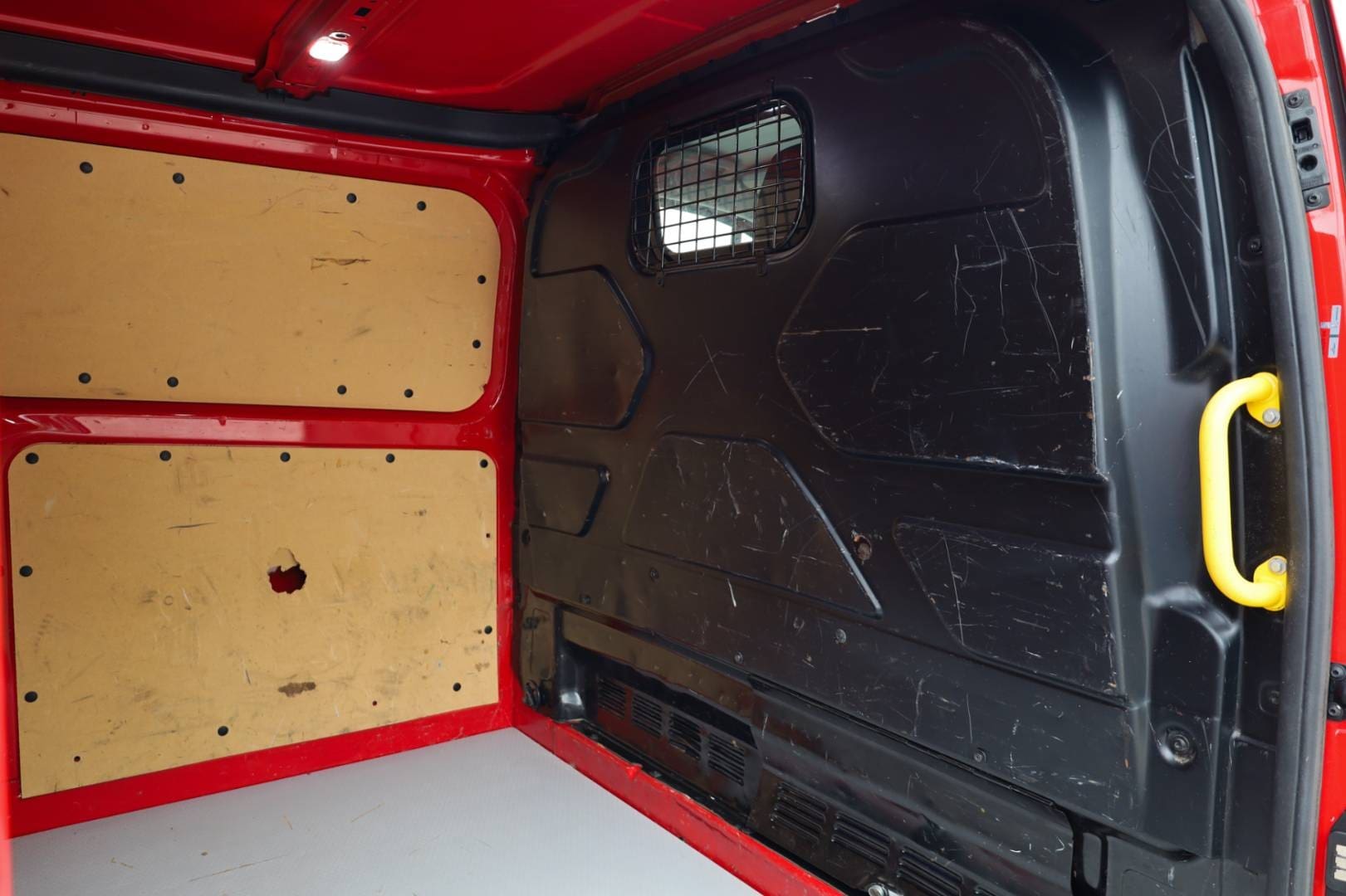 Ford-Transit-Custom-20-TDCi-Fleet-L1-260S-32