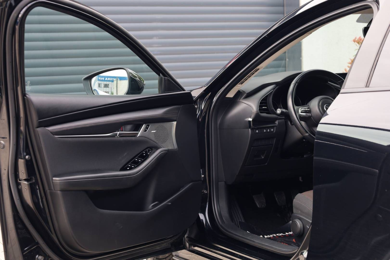 Mazda-3-20-Skyactiv-G122-PlusStyleSoundSafety-10