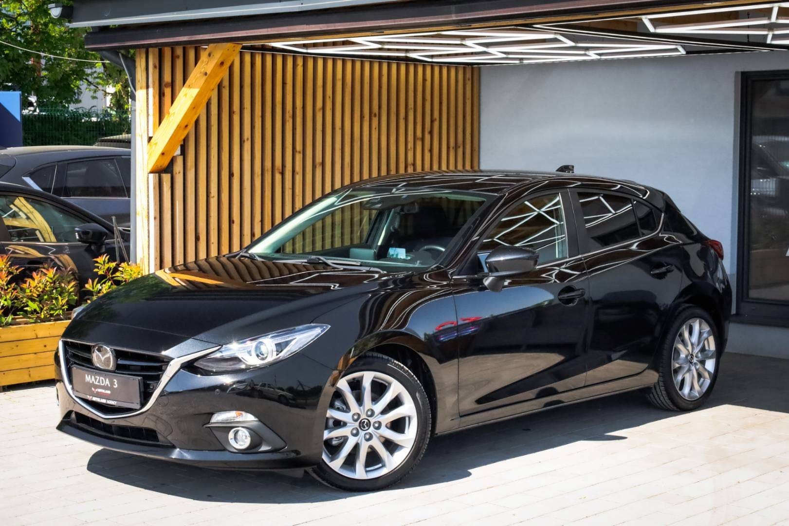 Mazda-3-20-Skyactiv-G165-Revolution-1