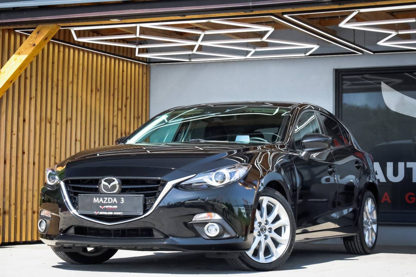 Mazda-3-20-Skyactiv-G165-Revolution