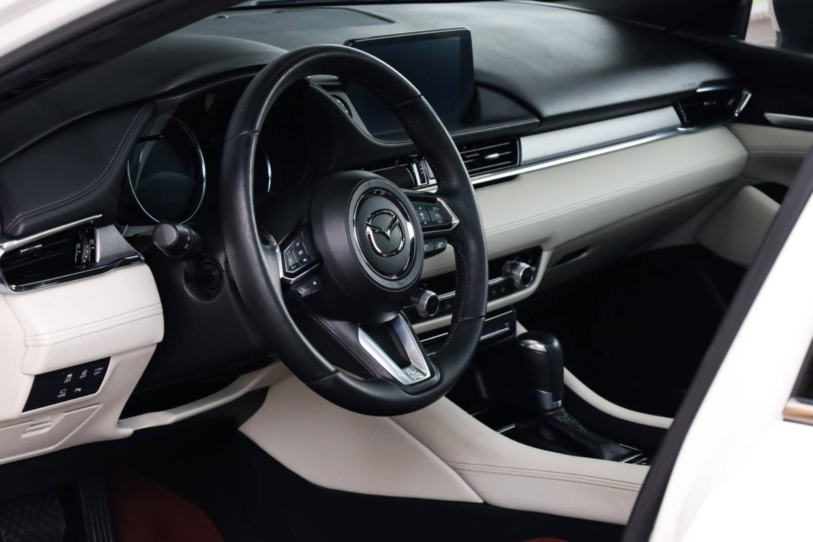 Mazda-6-20-Skyactiv-G165-Limited-Edition-100-years-Anniversary-AT-12