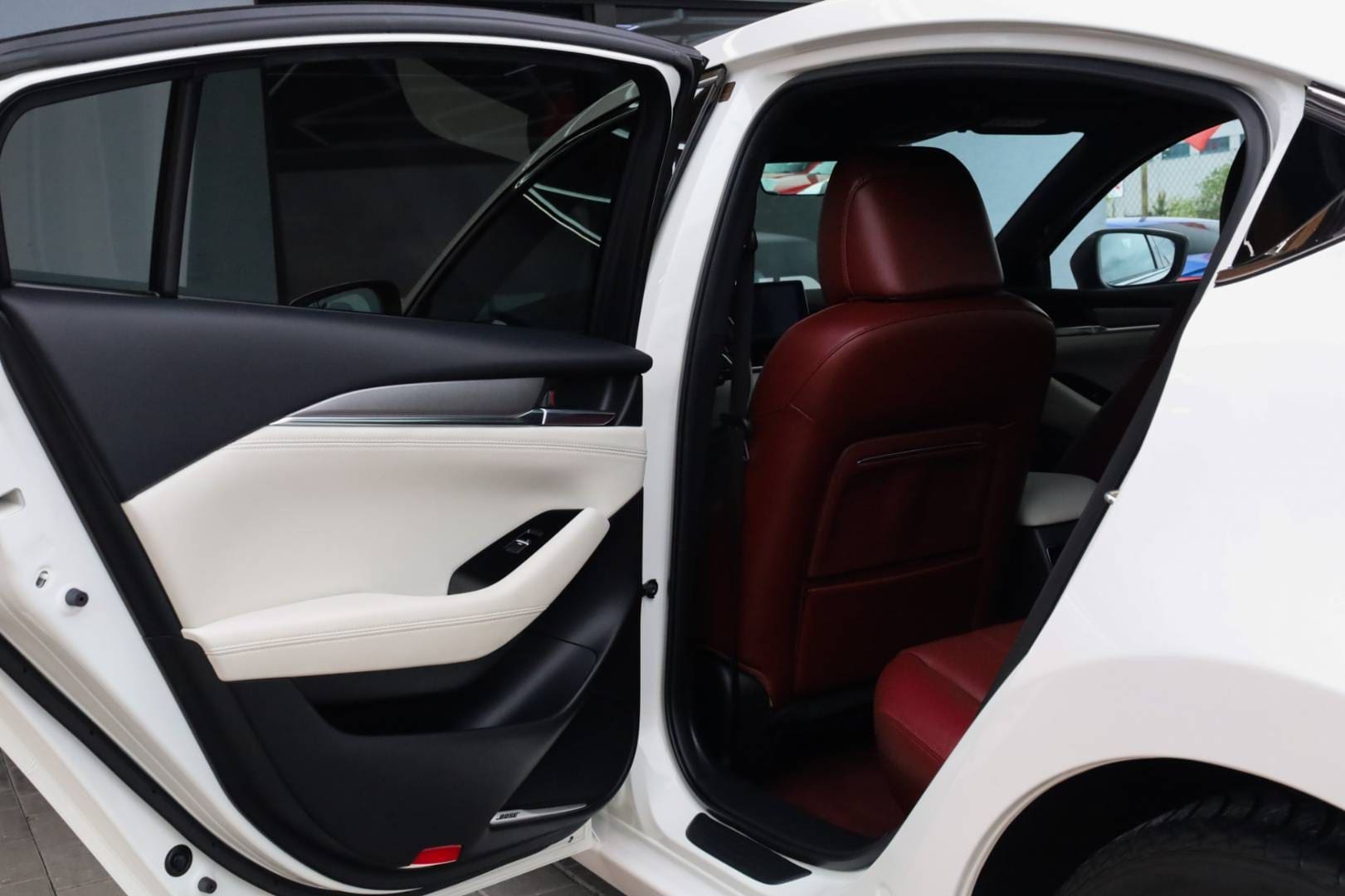 Mazda-6-20-Skyactiv-G165-Limited-Edition-100-years-Anniversary-AT-40