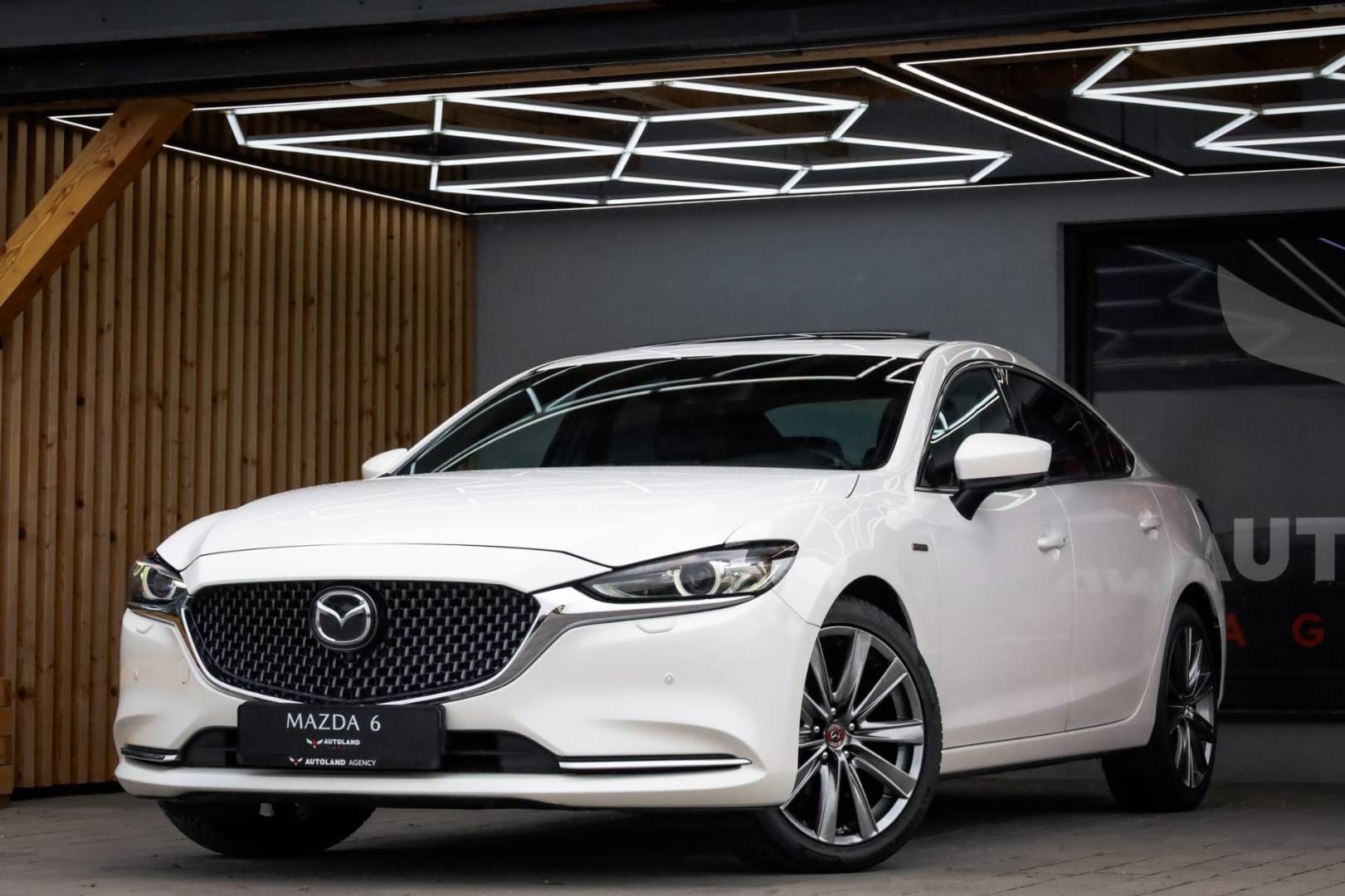 Mazda-6-20-Skyactiv-G165-Limited-Edition-100-years-Anniversary-AT