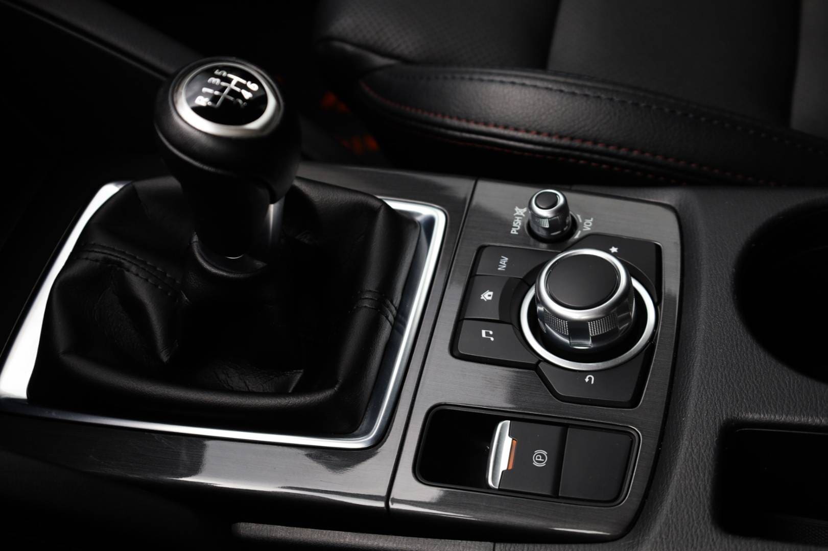 Mazda-CX-5-20-Skyactiv-G-Revolution-Top-AWD-35