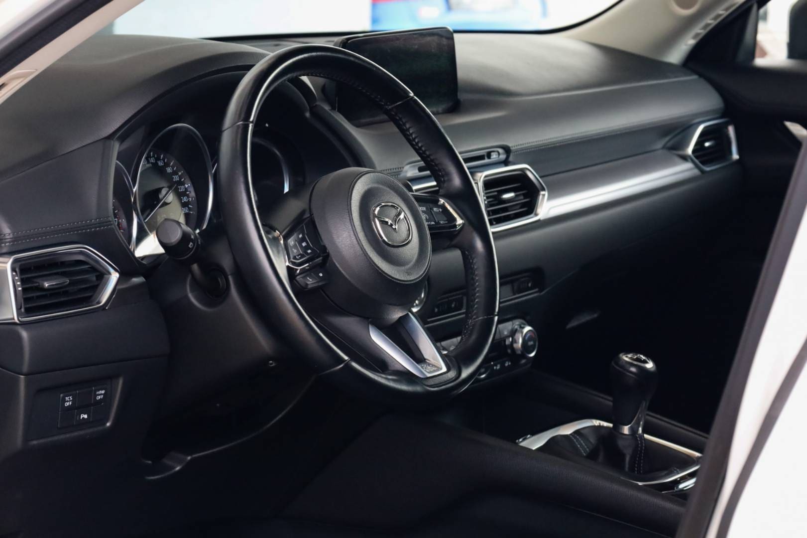 Mazda-CX-5-20-Skyactiv-G165-Attraction-11
