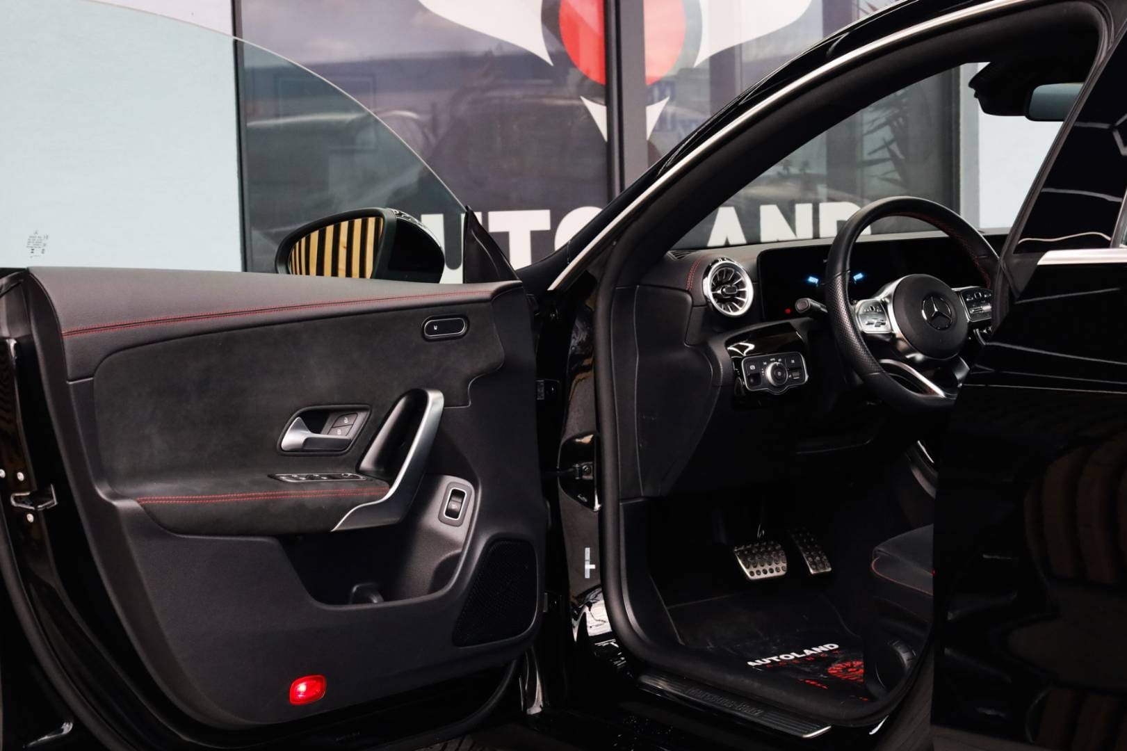Mercedes-Benz-CLA-Kupe-200d-AMG-Line-AT-14
