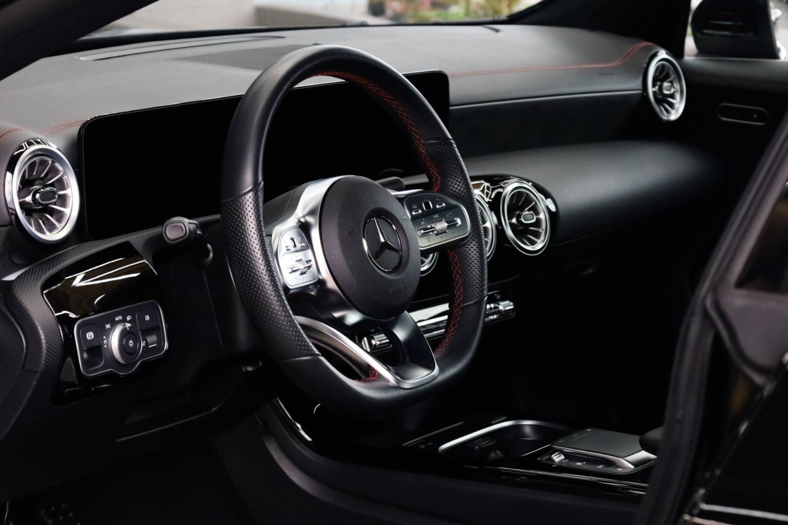 Mercedes-Benz-CLA-Kupe-200d-AMG-Line-AT-15