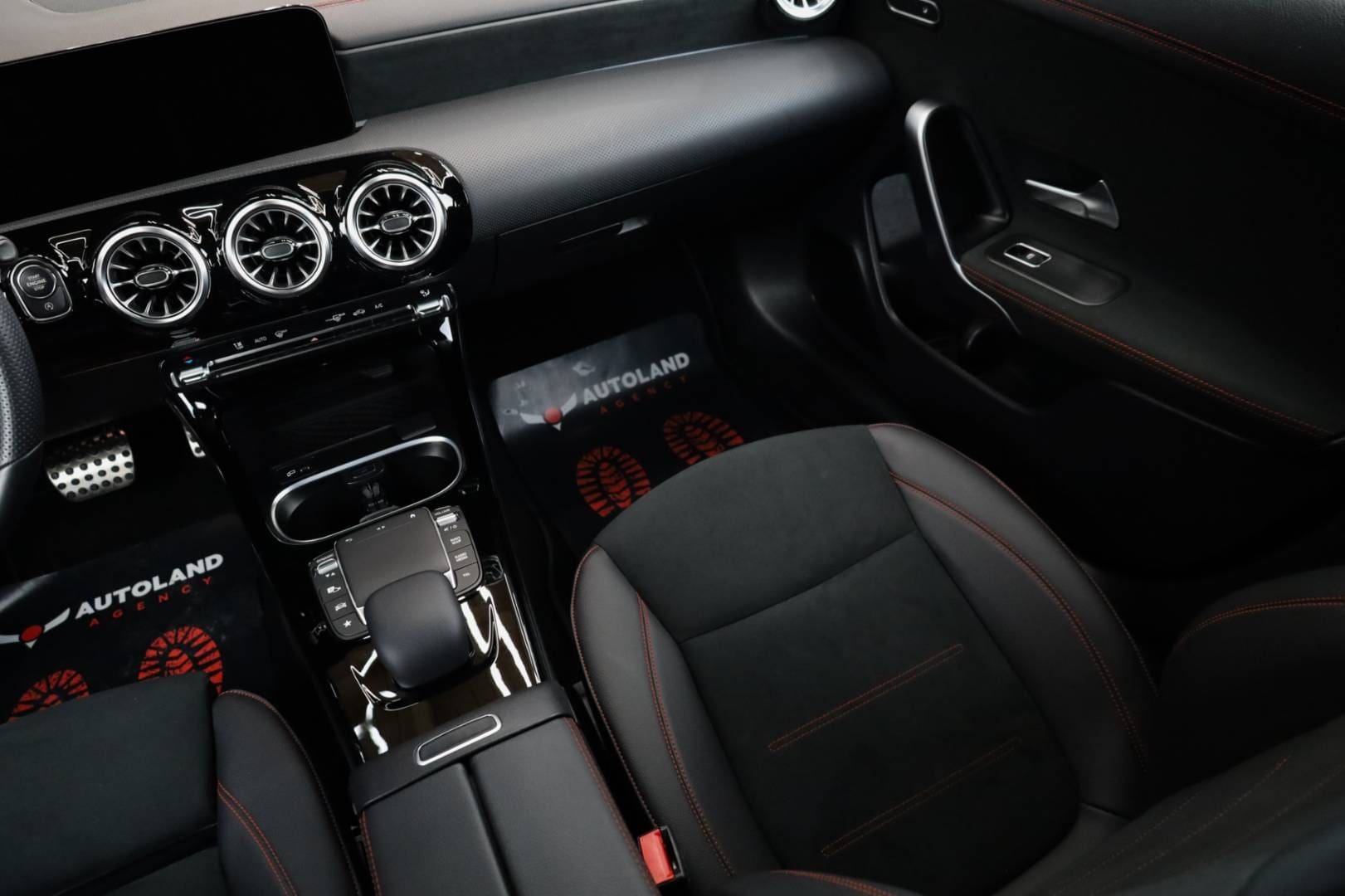 Mercedes-Benz-CLA-Kupe-200d-AMG-Line-AT-17