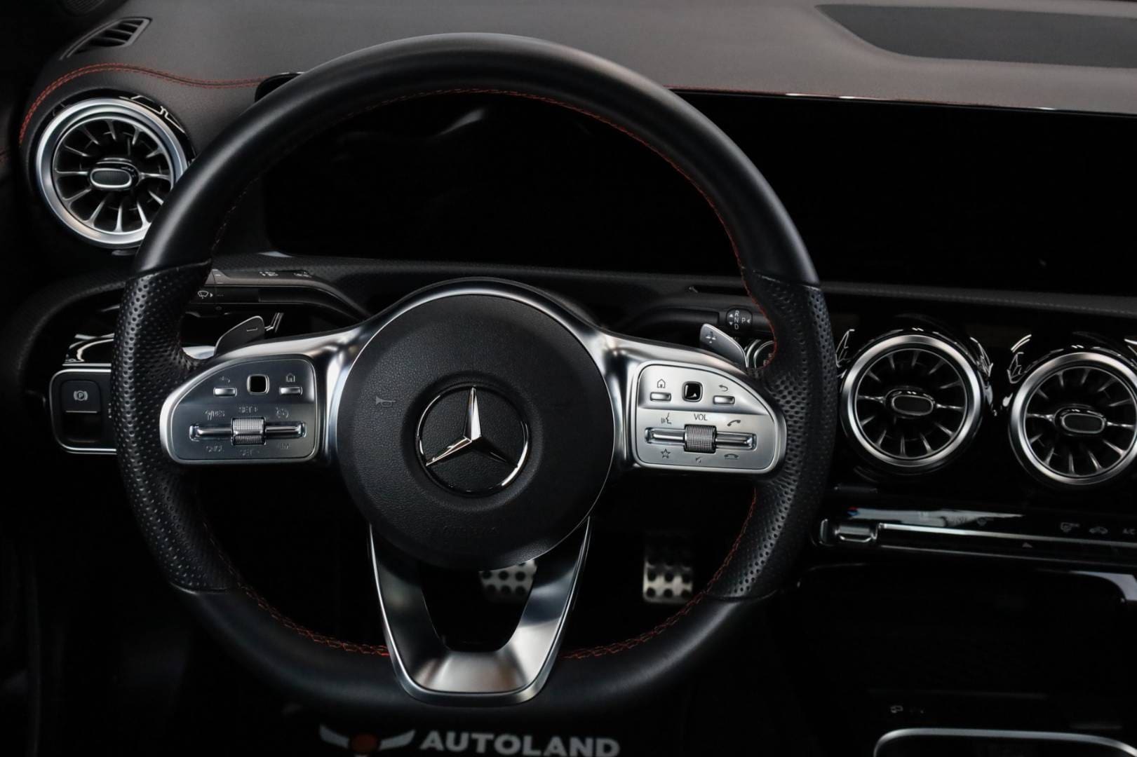 Mercedes-Benz-CLA-Kupe-200d-AMG-Line-AT-20