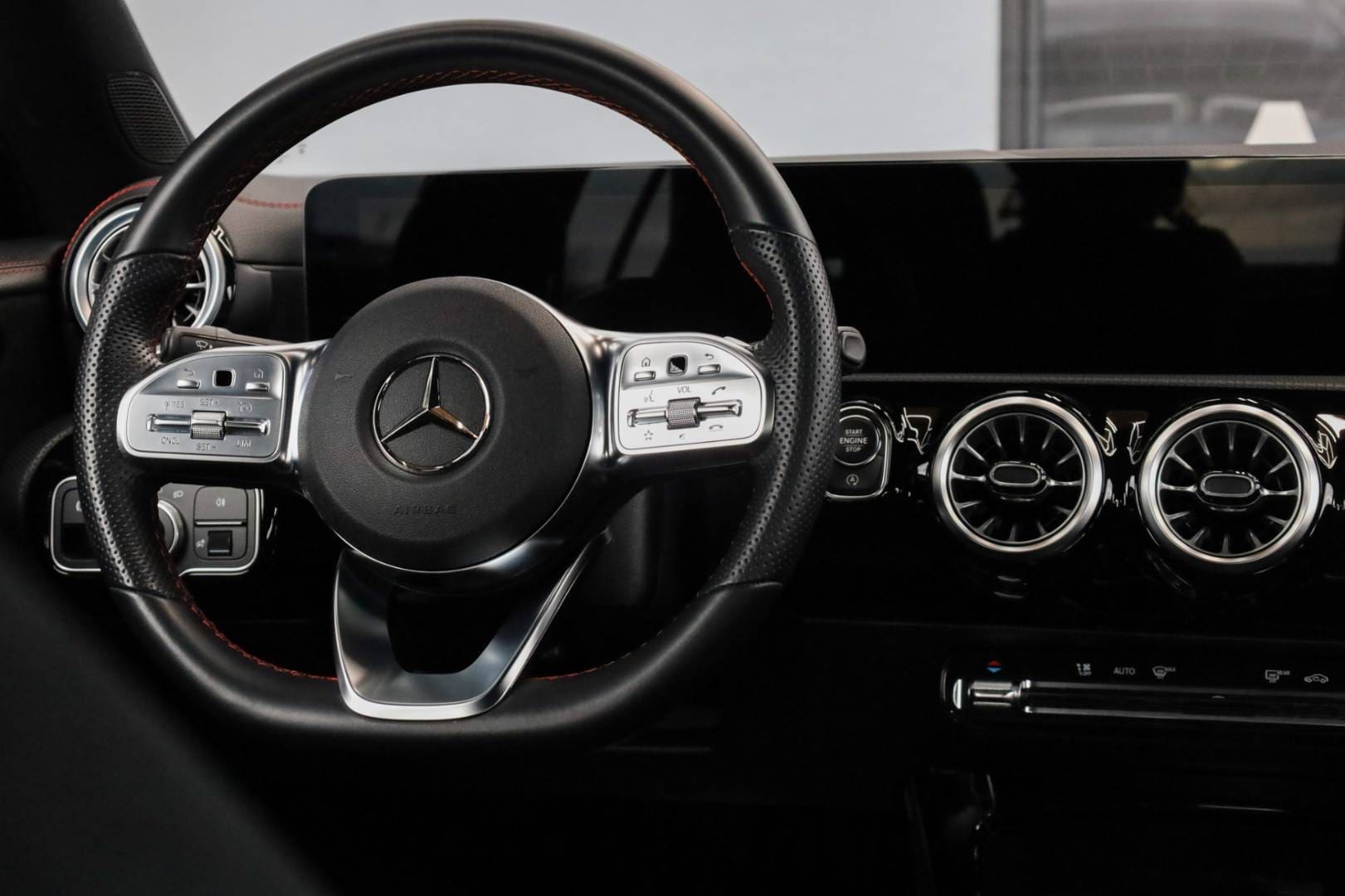 Mercedes-Benz-CLA-Kupe-200d-AMG-Line-AT-21