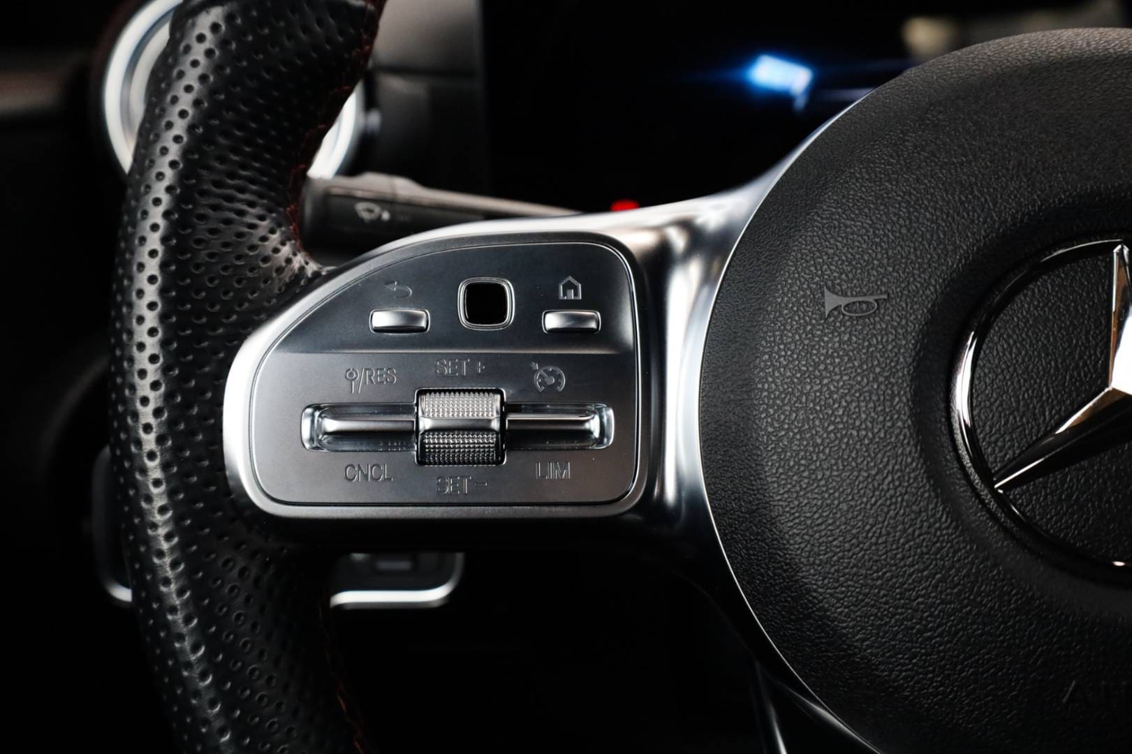 Mercedes-Benz-CLA-Kupe-200d-AMG-Line-AT-22