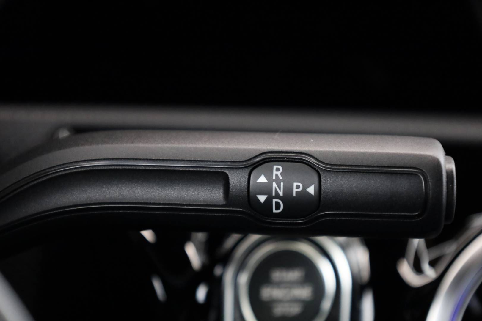 Mercedes-Benz-CLA-Kupe-200d-AMG-Line-AT-25
