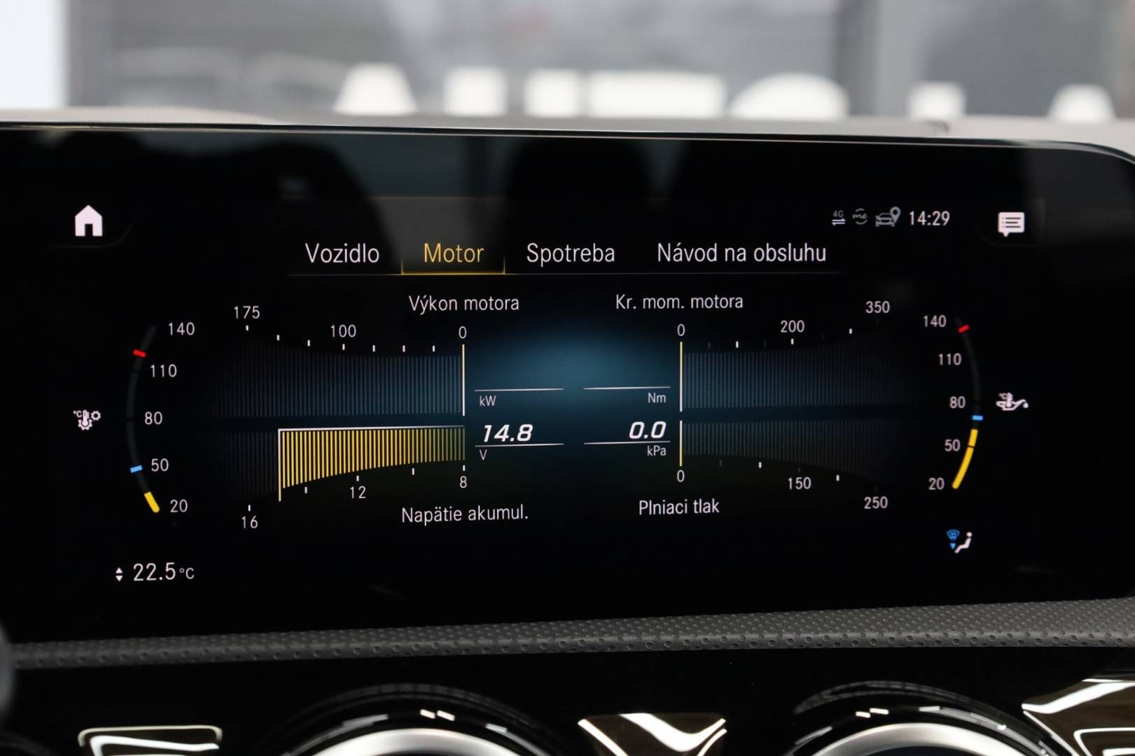 Mercedes-Benz-CLA-Kupe-200d-AMG-Line-AT-39