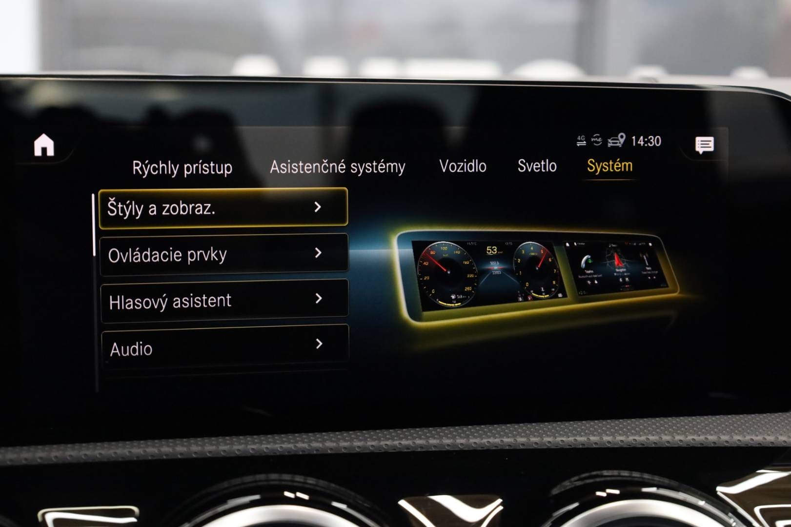 Mercedes-Benz-CLA-Kupe-200d-AMG-Line-AT-43