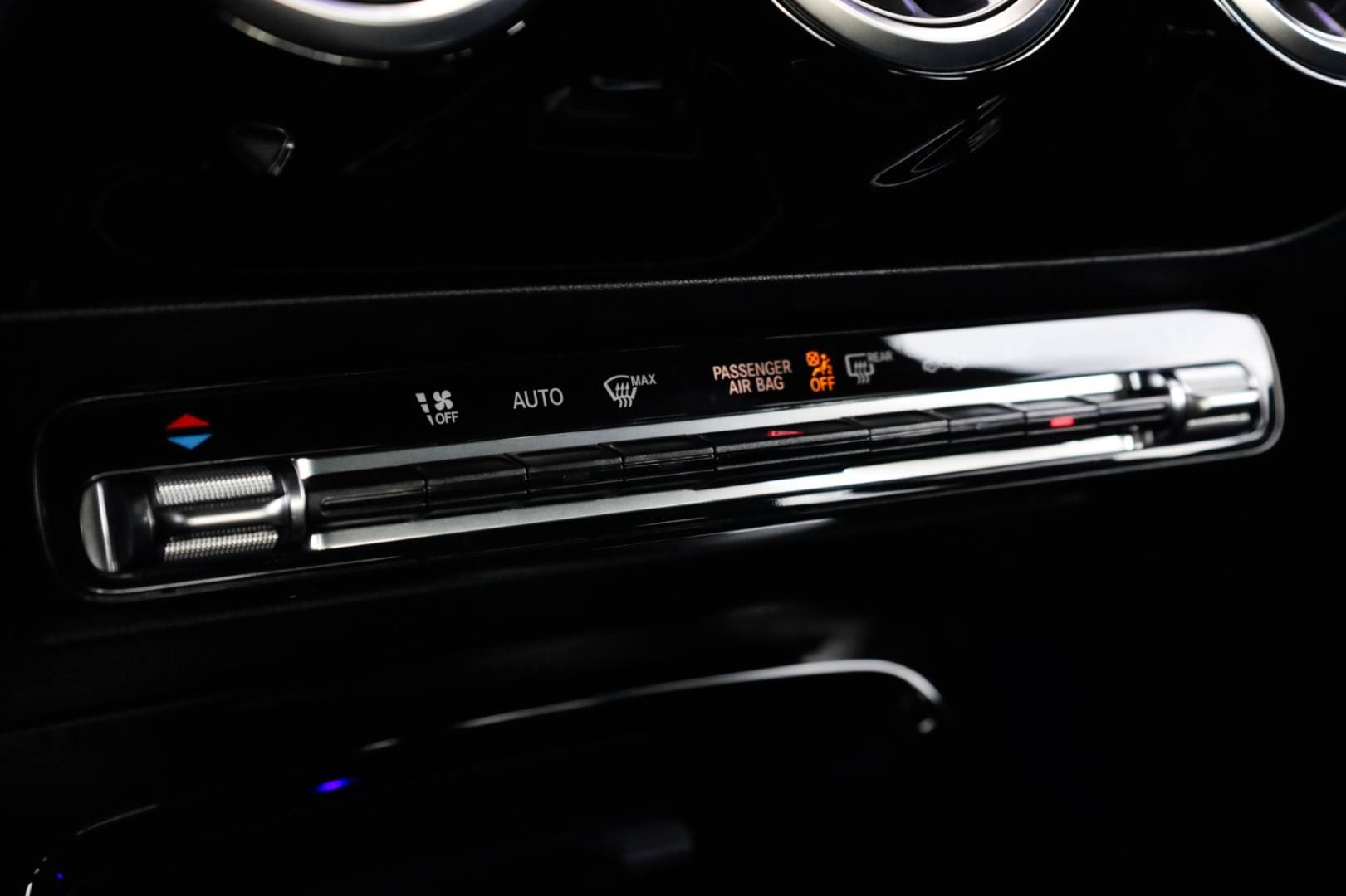 Mercedes-Benz-CLA-Kupe-200d-AMG-Line-AT-49