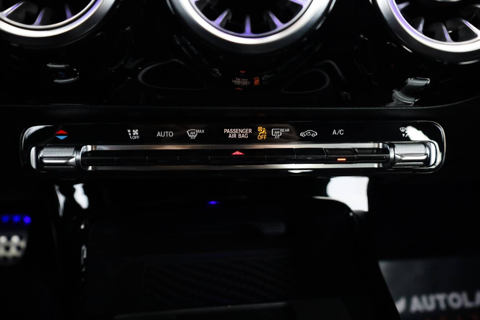 Mercedes-Benz-CLA-Kupe-200d-AMG-Line-AT-50