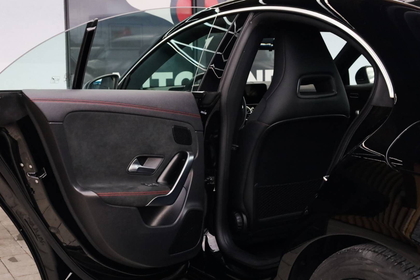 Mercedes-Benz-CLA-Kupe-200d-AMG-Line-AT-59