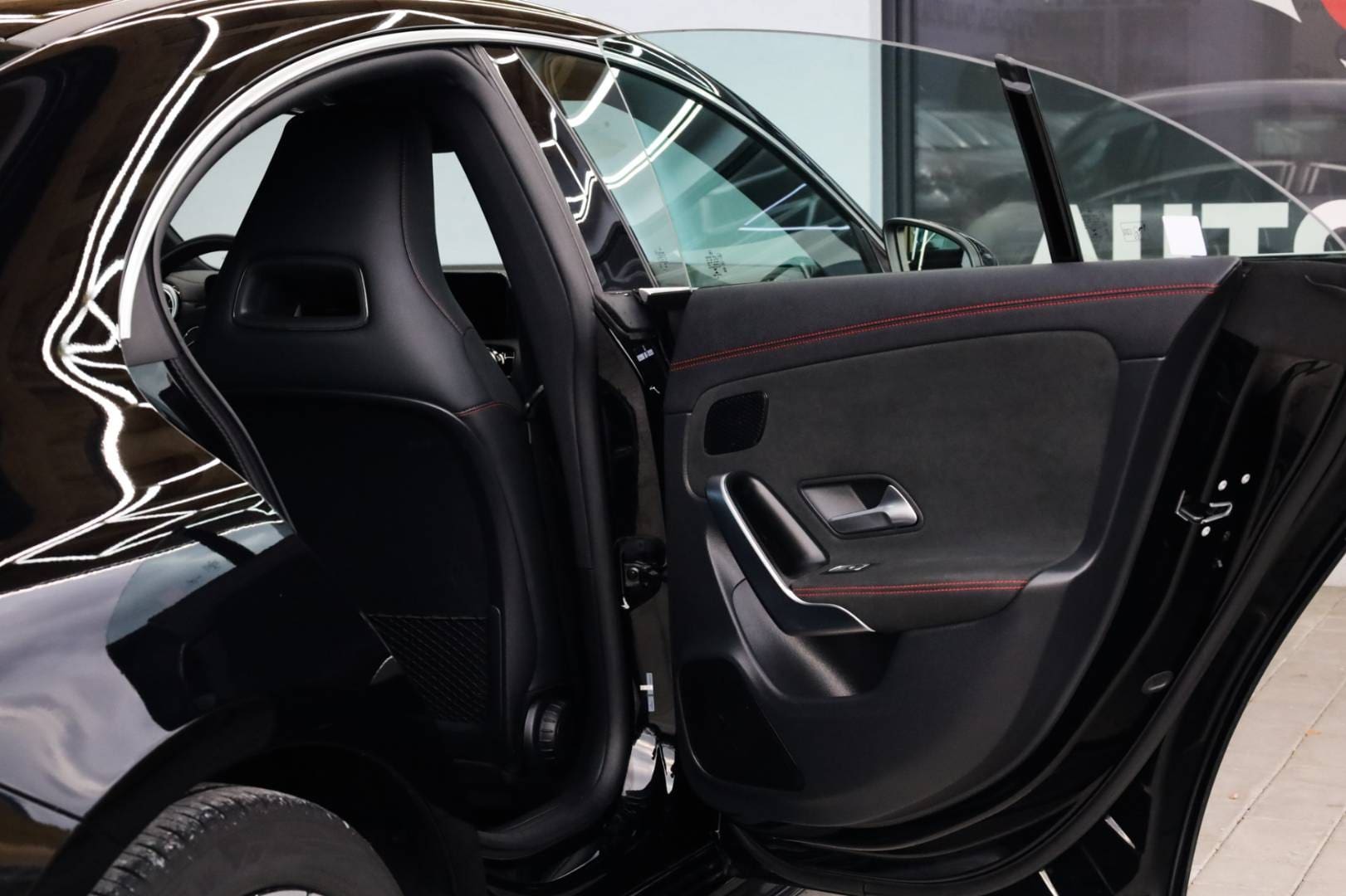 Mercedes-Benz-CLA-Kupe-200d-AMG-Line-AT-63