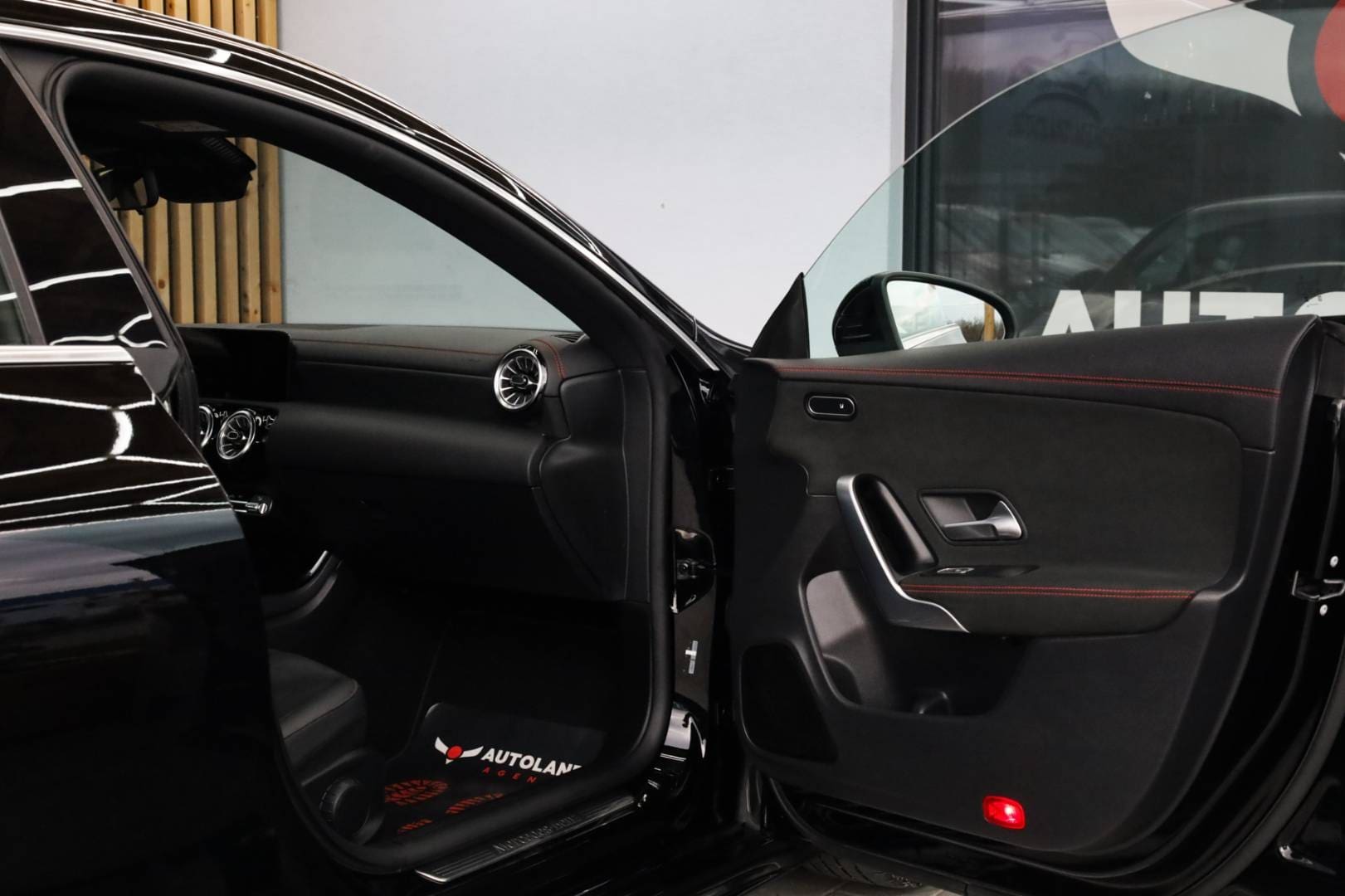 Mercedes-Benz-CLA-Kupe-200d-AMG-Line-AT-65