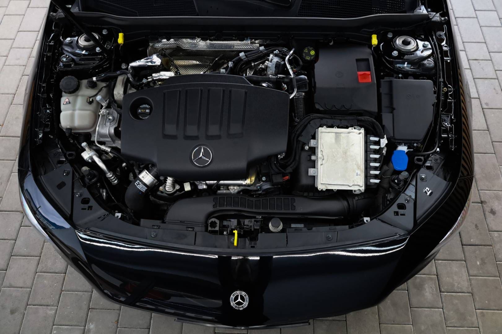 Mercedes-Benz-CLA-Kupe-200d-AMG-Line-AT-67
