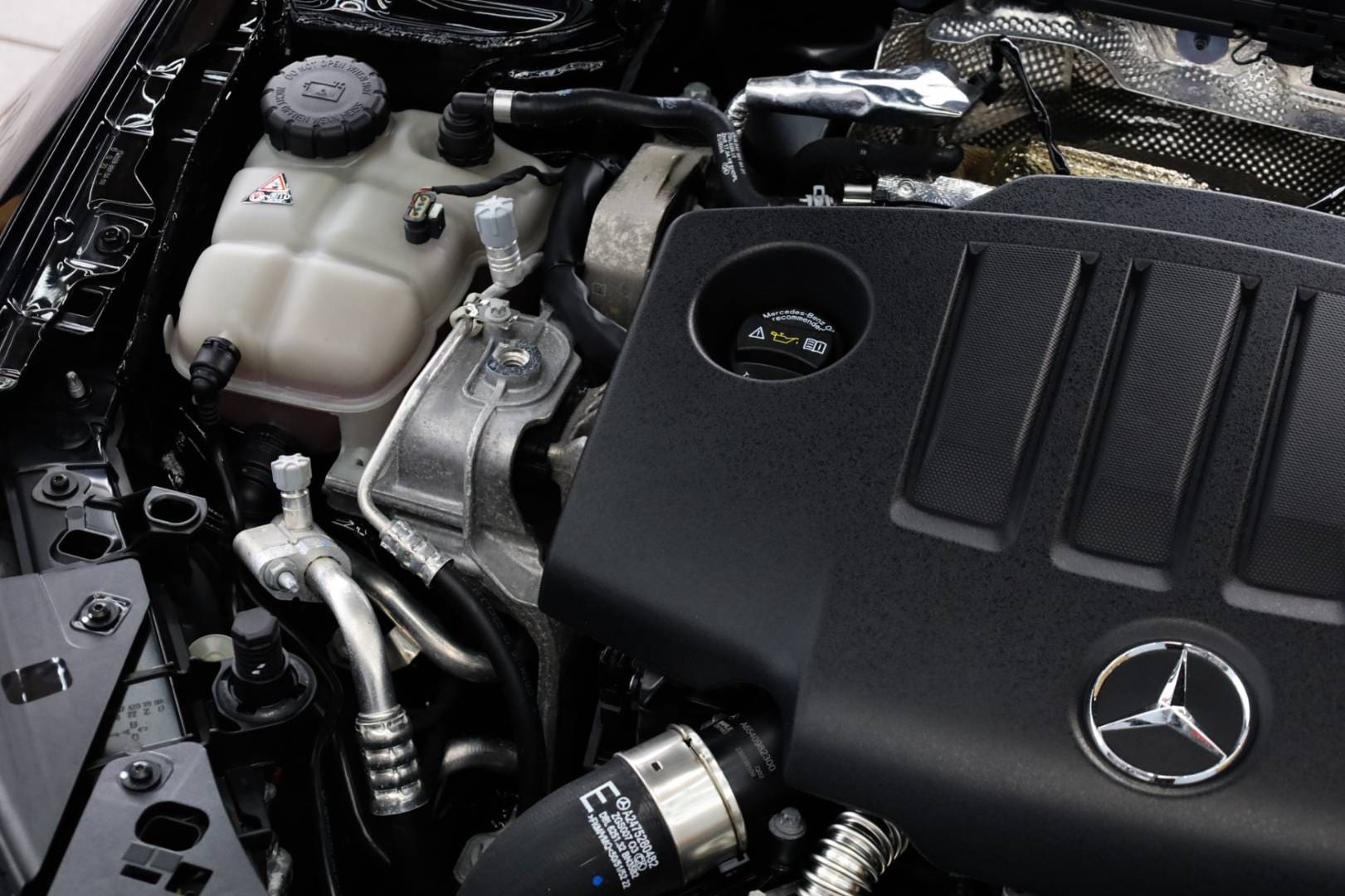 Mercedes-Benz-CLA-Kupe-200d-AMG-Line-AT-68