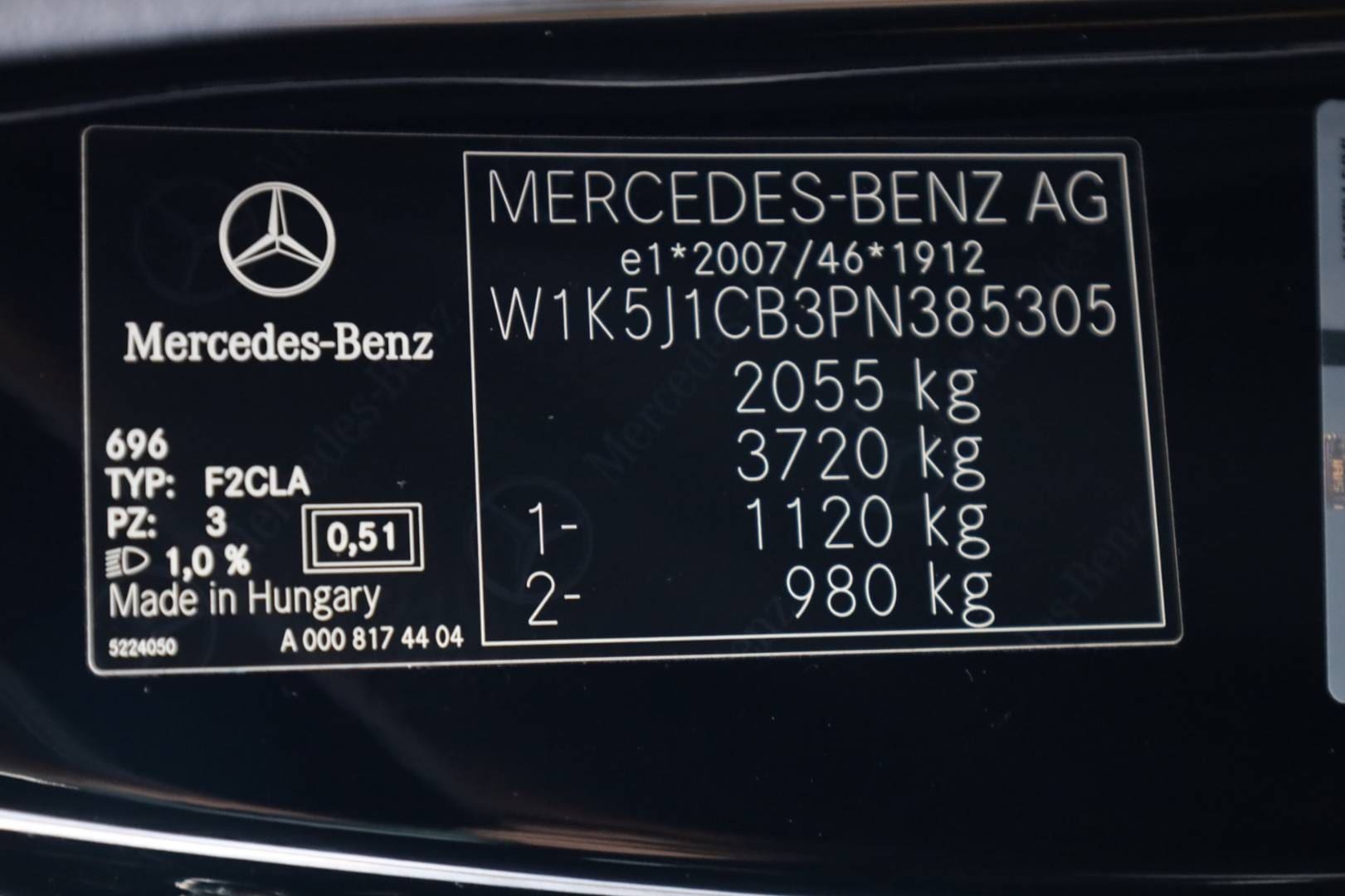 Mercedes-Benz-CLA-Kupe-200d-AMG-Line-AT-75