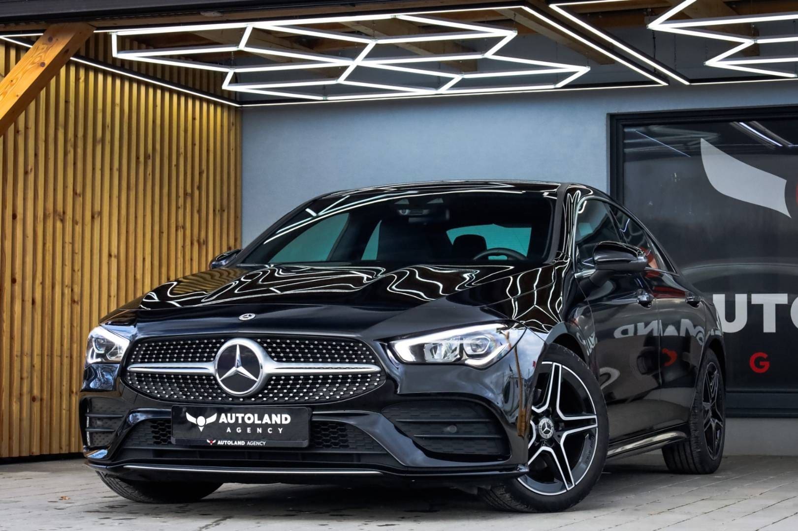 Mercedes-Benz-CLA-Kupe-200d-AMG-Line-AT