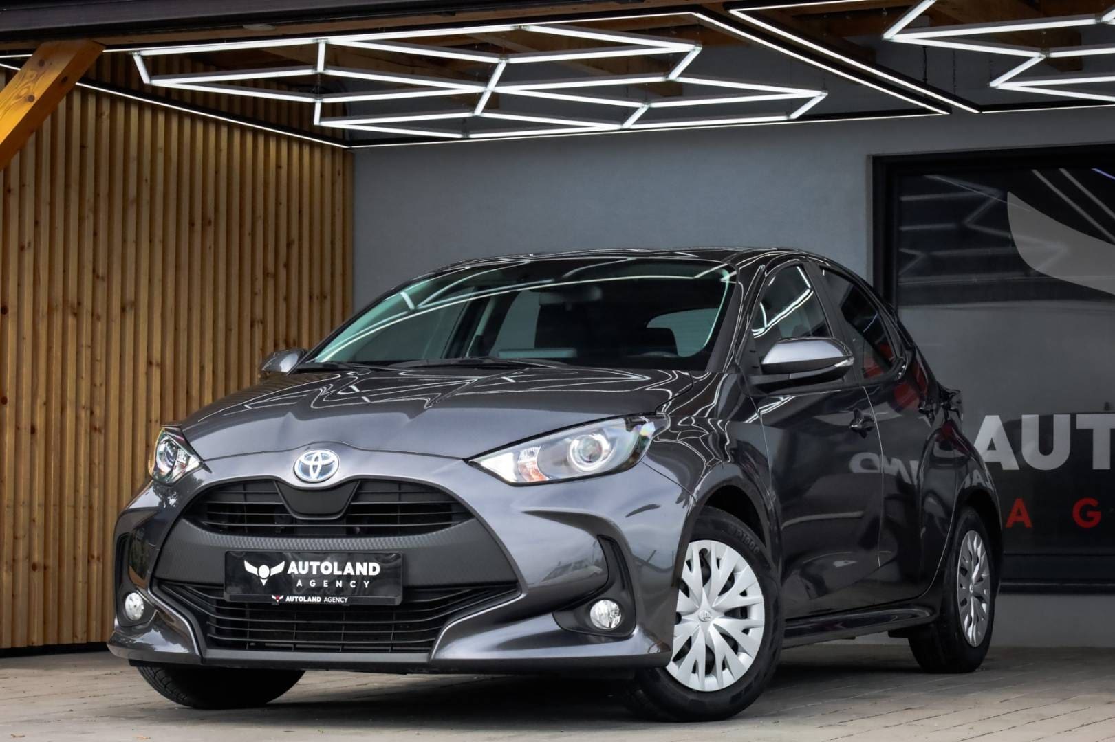 Toyota-Yaris-15-Dynamic-Force-Comfort-MDS