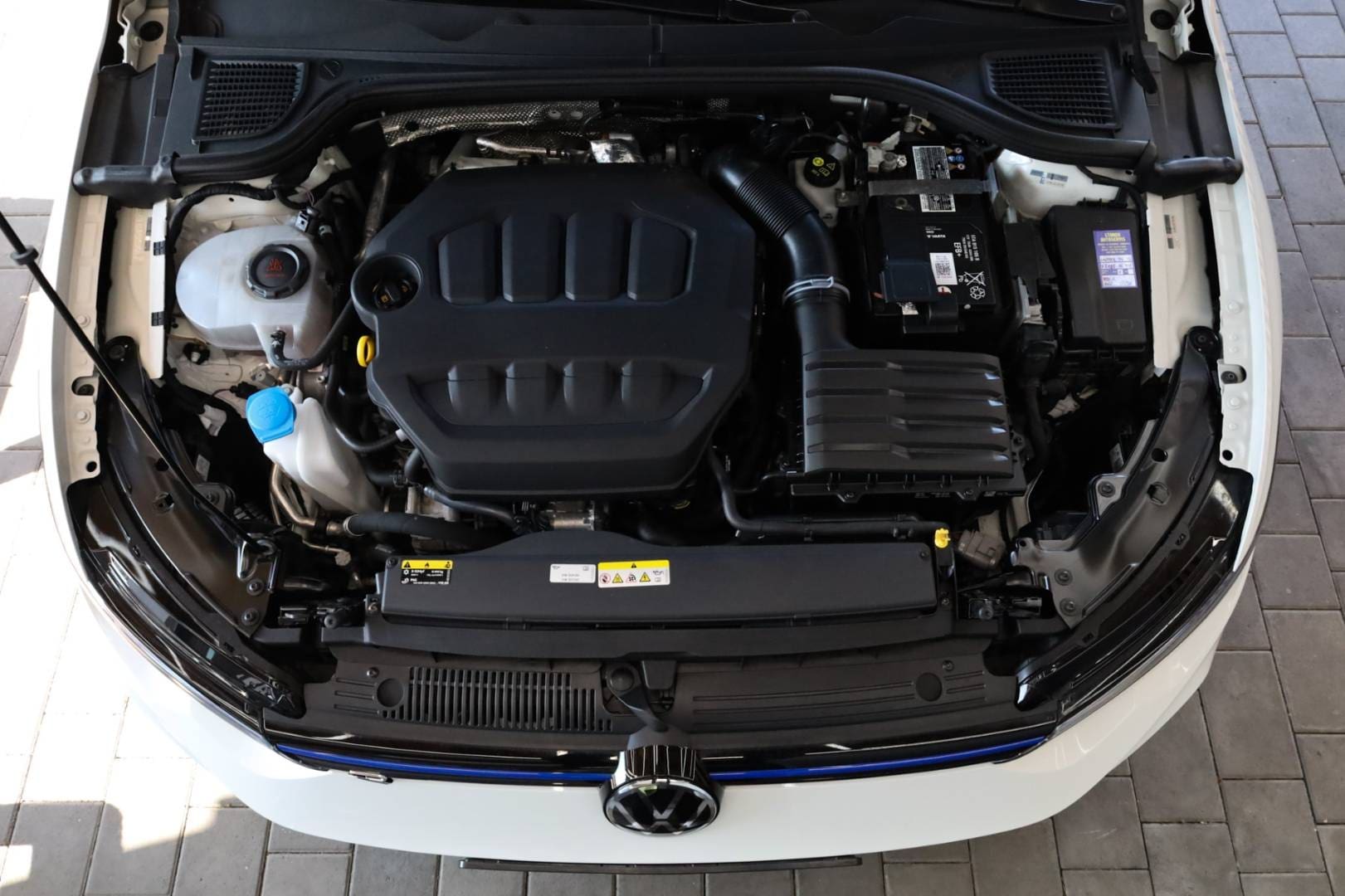 Volkswagen-Golf-20-TSI-320k-R-4MOTION-DSG-53