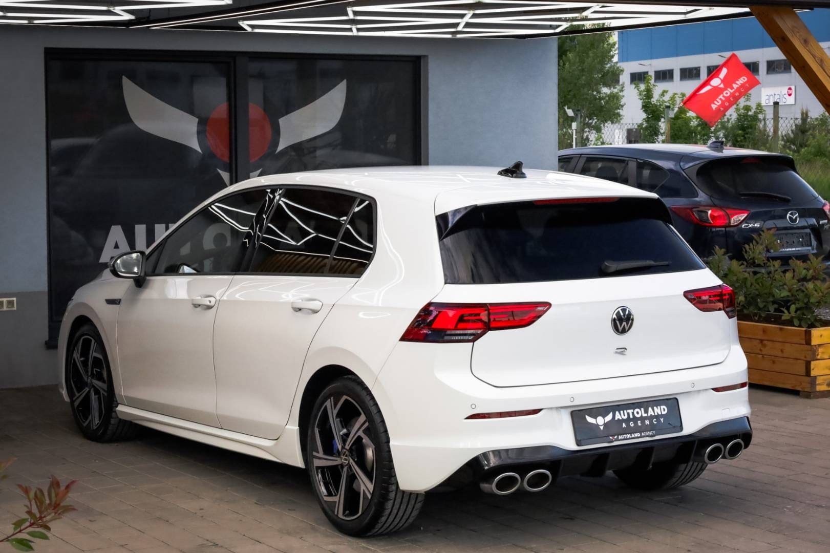 Volkswagen-Golf-20-TSI-320k-R-4MOTION-DSG-9