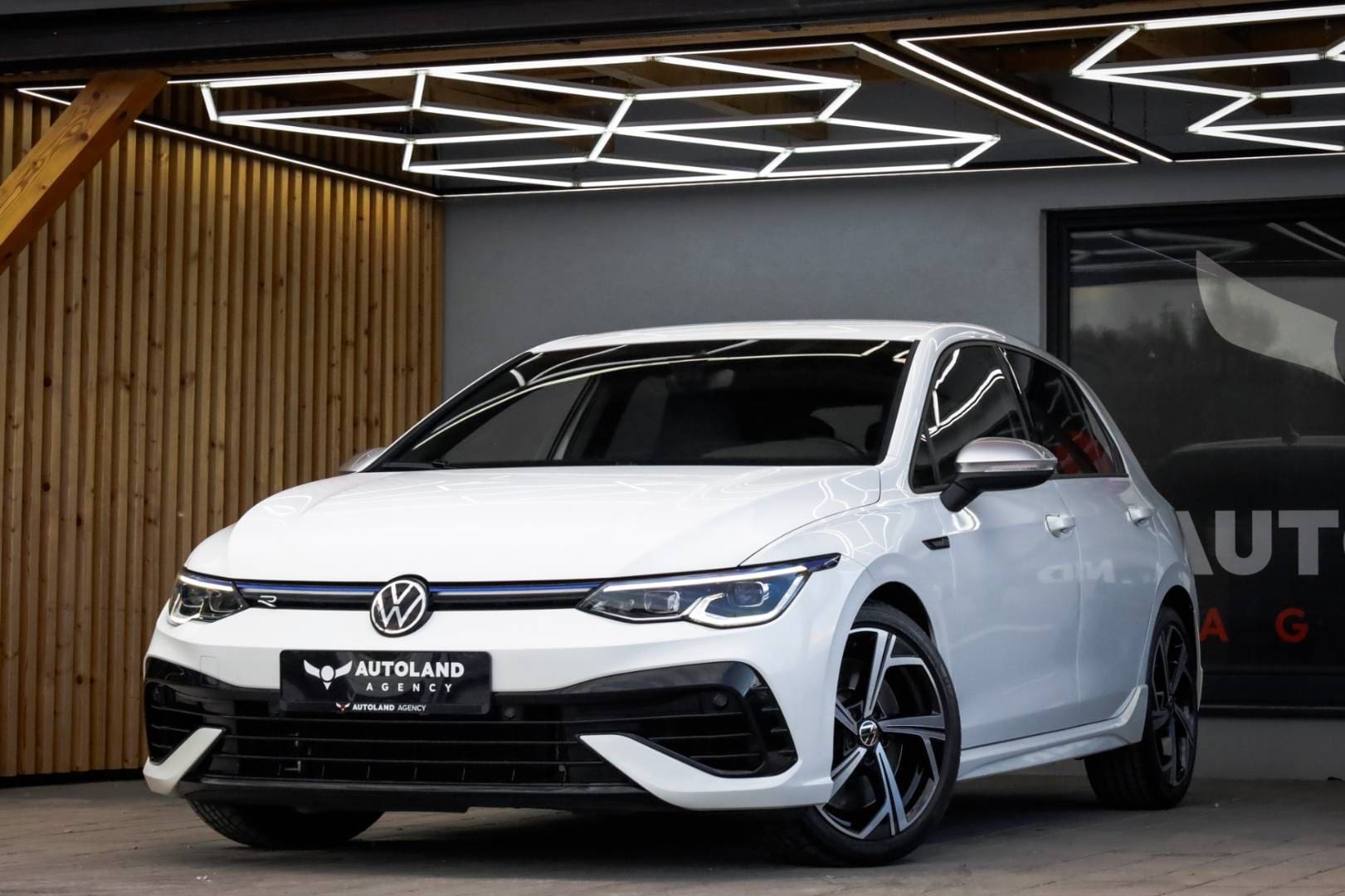 Volkswagen-Golf-20-TSI-320k-R-4MOTION-DSG
