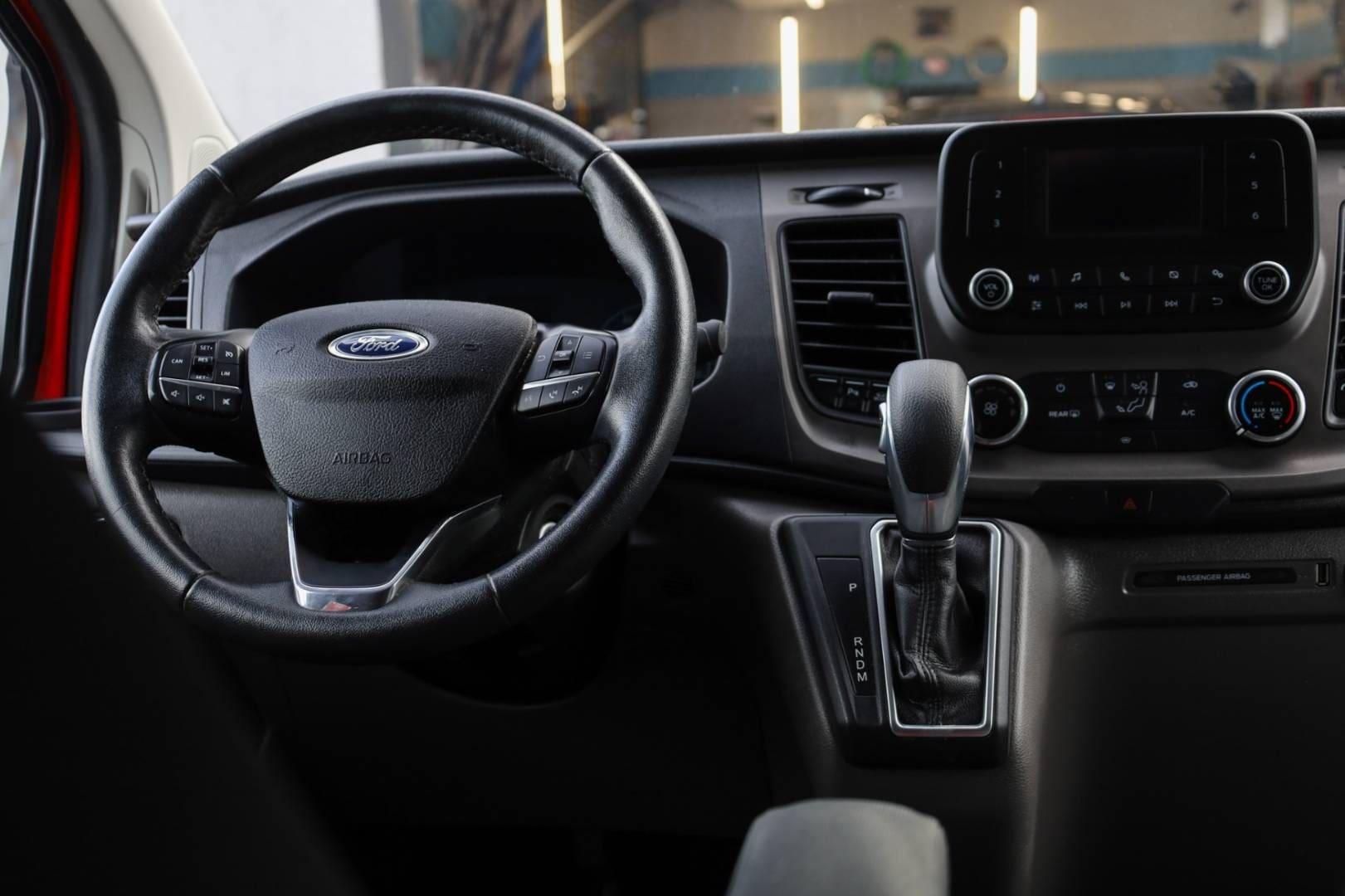 Ford-Transit-Custom-20-TDCi-EcoBlue-130-Trend-L2-T320-AT-17