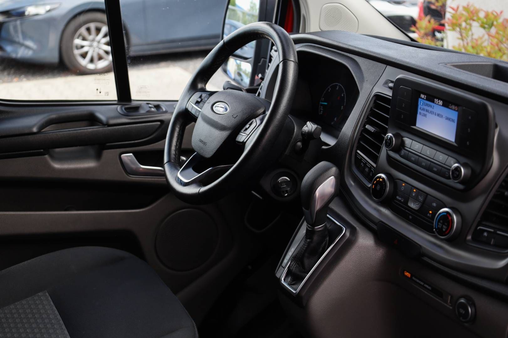Ford-Transit-Custom-20-TDCi-EcoBlue-130-Trend-L2-T320-AT-37