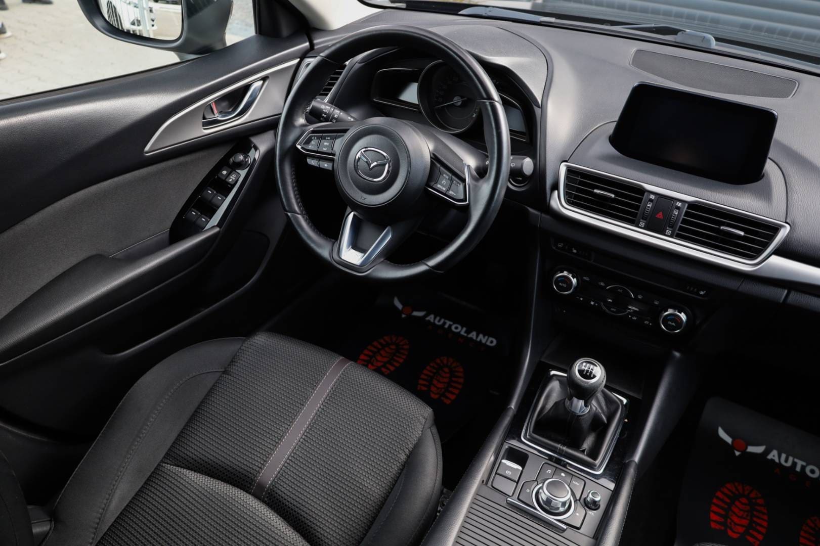 Mazda-3-20-Skyactiv-G120-Attraction-14