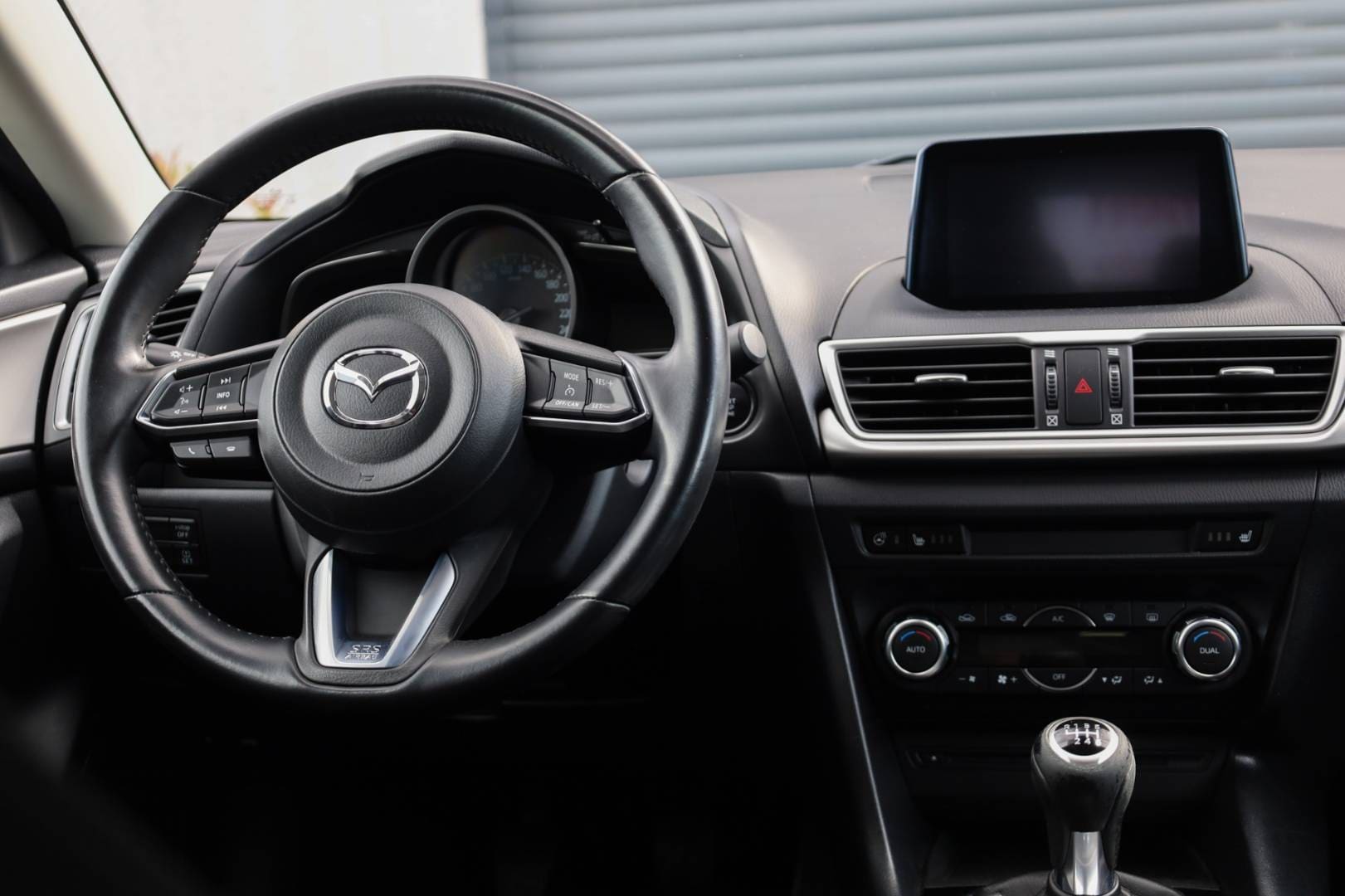 Mazda-3-20-Skyactiv-G120-Attraction-17