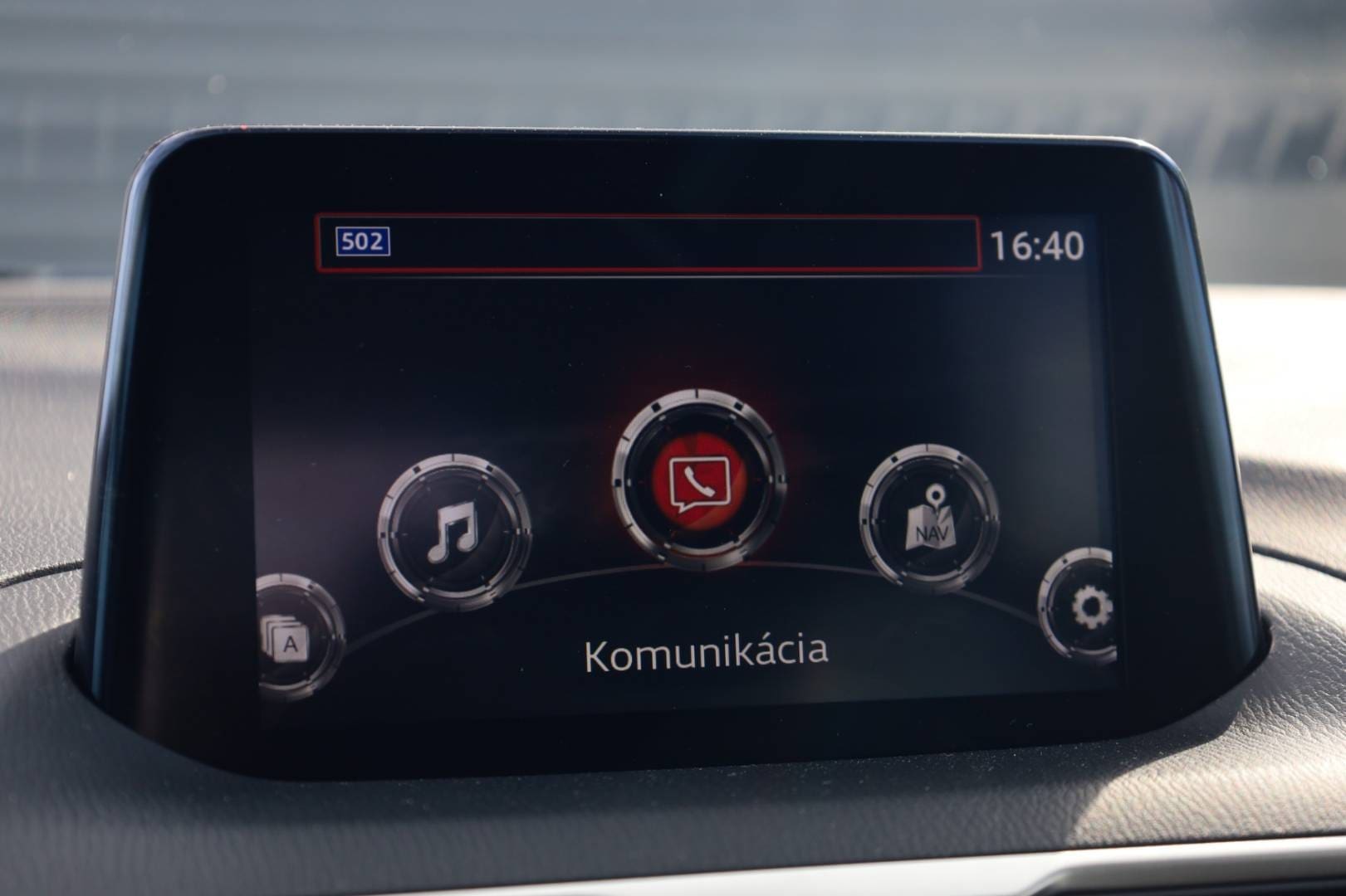 Mazda-3-20-Skyactiv-G120-Attraction-24