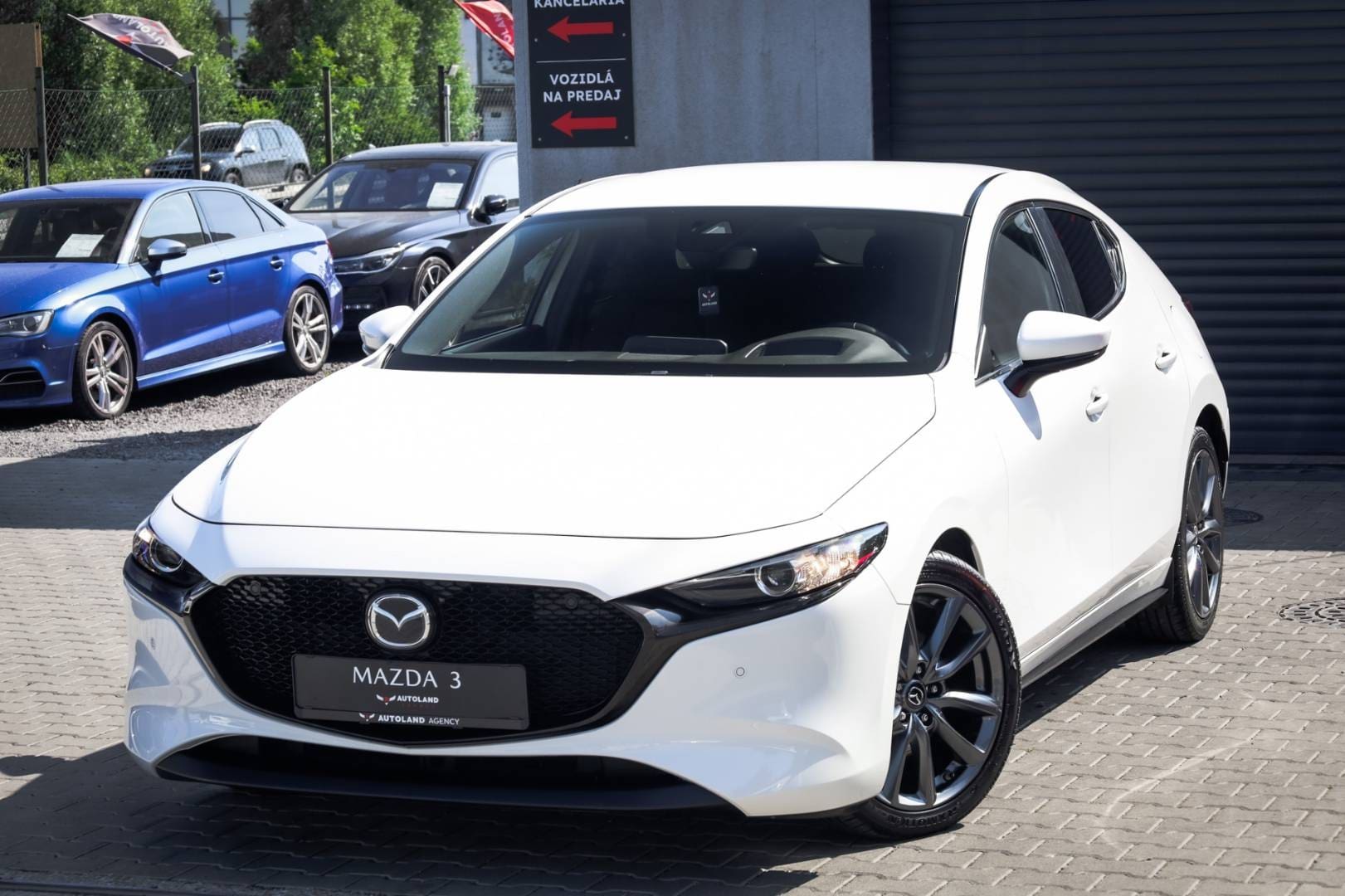 Mazda-3-20-Skyactiv-G122-PlusSafety-1