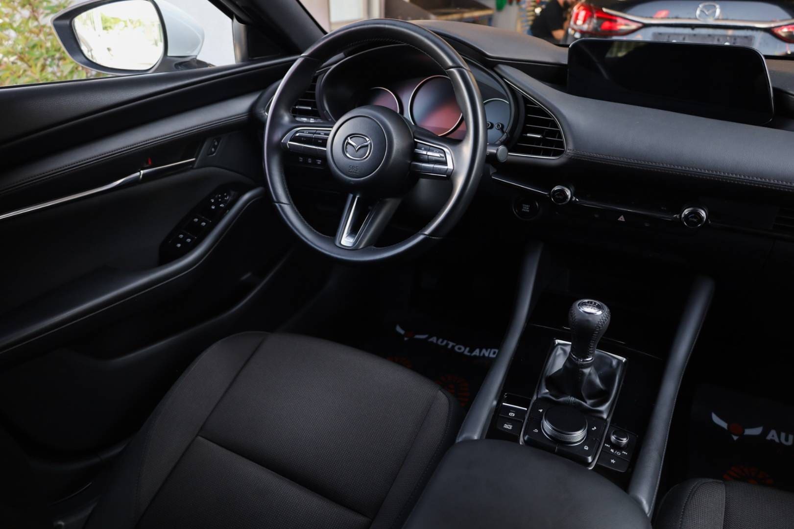 Mazda-3-20-Skyactiv-G122-PlusSafety-14