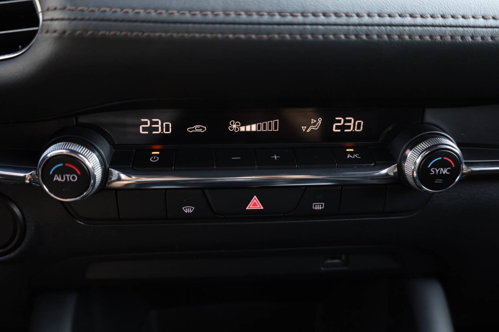 Mazda-3-20-Skyactiv-G122-PlusSafety-32