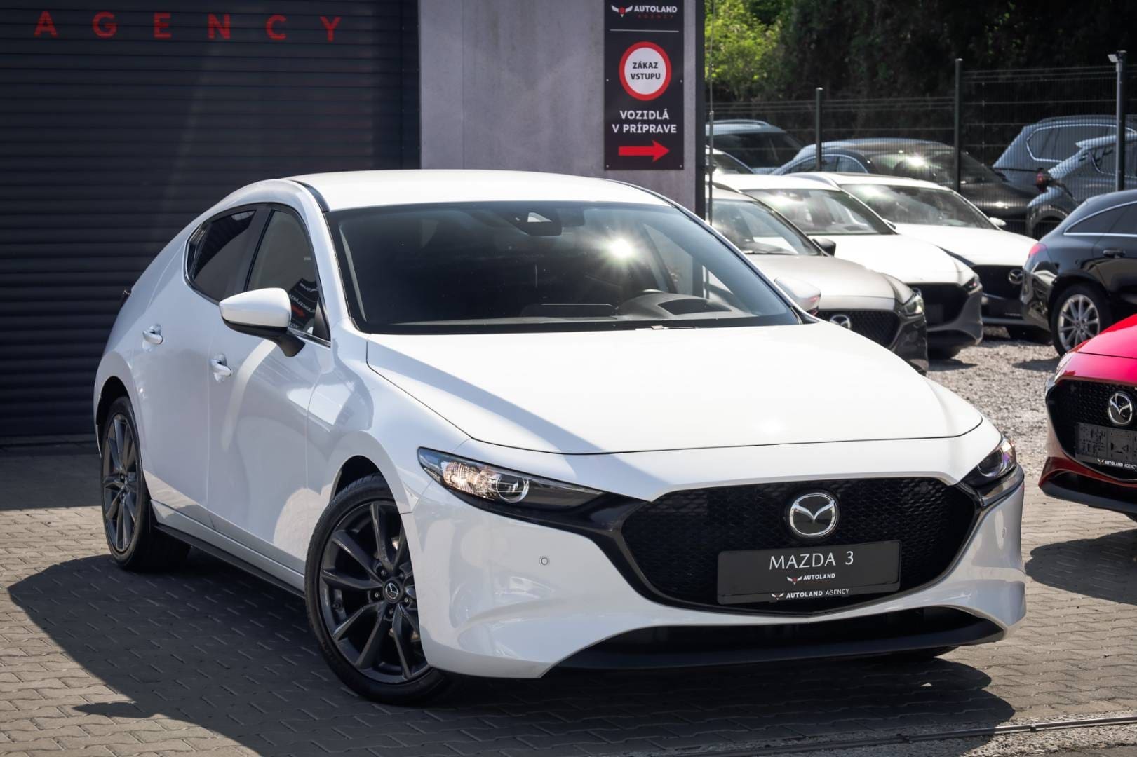 Mazda-3-20-Skyactiv-G122-PlusSafety-4
