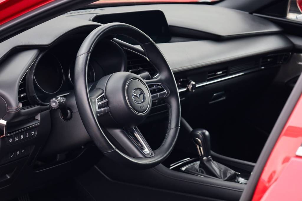 Mazda-3-20-Skyactiv-G122-PlusStyleSoundSafetyLuxury-AT-11