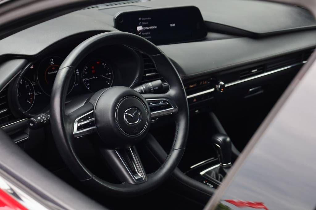 Mazda-3-20-Skyactiv-G122-PlusStyleSoundSafetyLuxury-AT-12