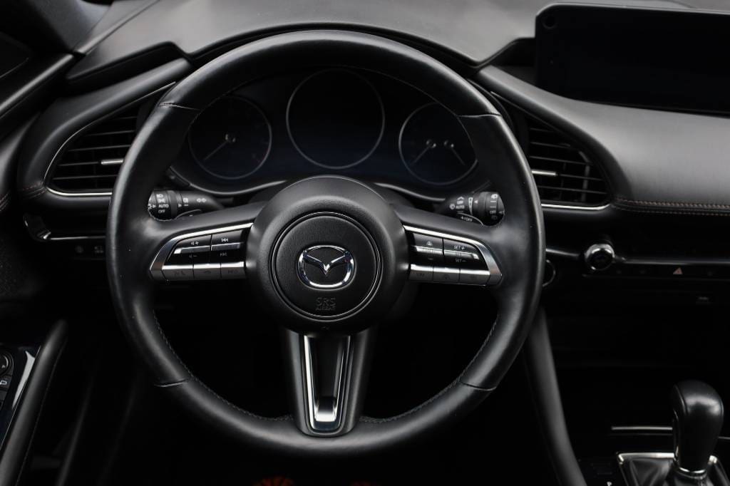 Mazda-3-20-Skyactiv-G122-PlusStyleSoundSafetyLuxury-AT-17