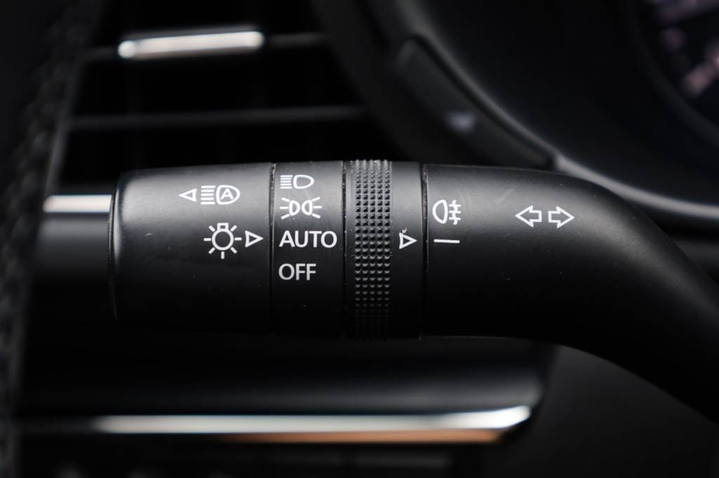Mazda-3-20-Skyactiv-G122-PlusStyleSoundSafetyLuxury-AT-21