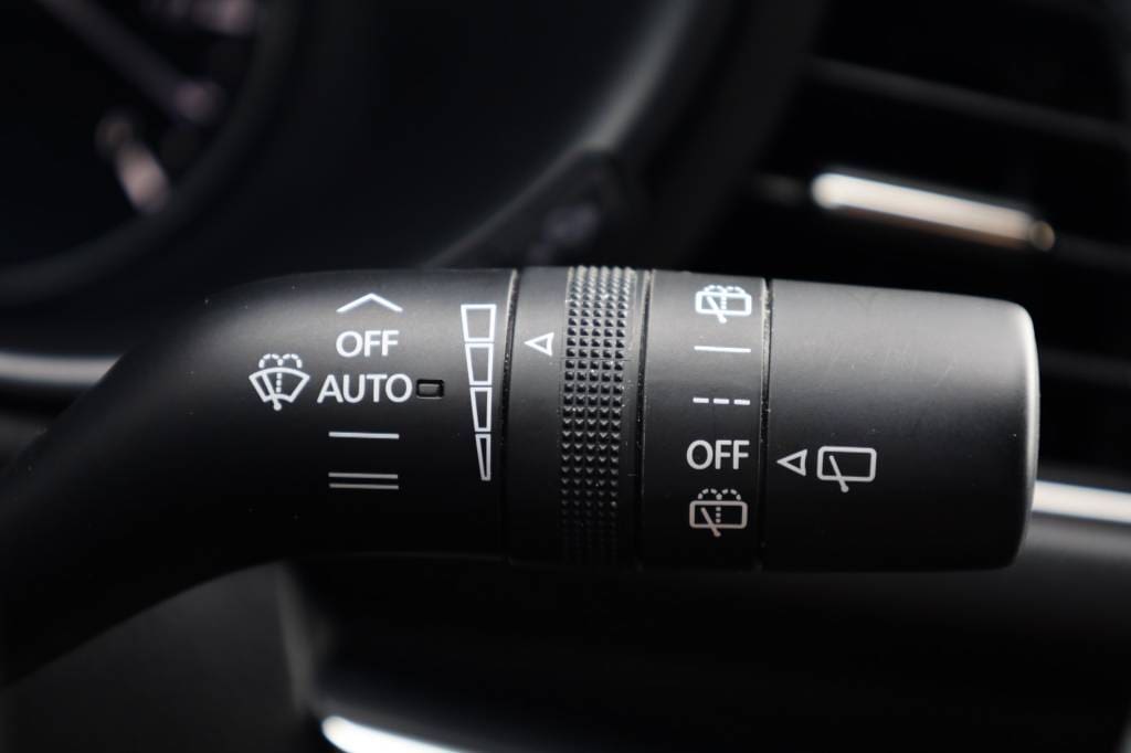 Mazda-3-20-Skyactiv-G122-PlusStyleSoundSafetyLuxury-AT-22