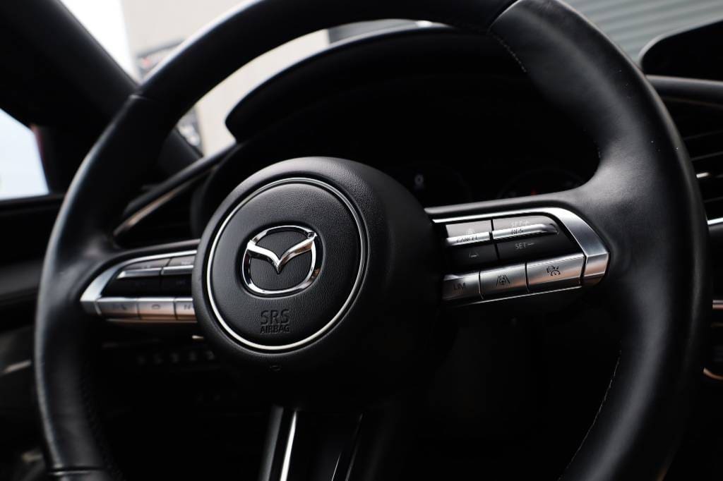 Mazda-3-20-Skyactiv-G122-PlusStyleSoundSafetyLuxury-AT-37