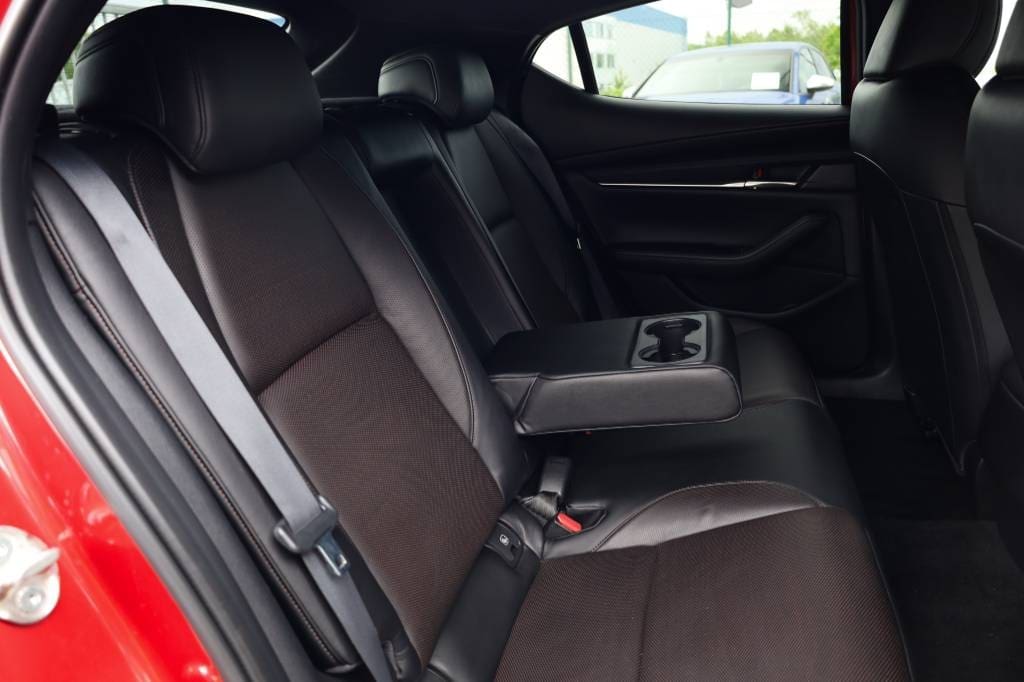 Mazda-3-20-Skyactiv-G122-PlusStyleSoundSafetyLuxury-AT-46