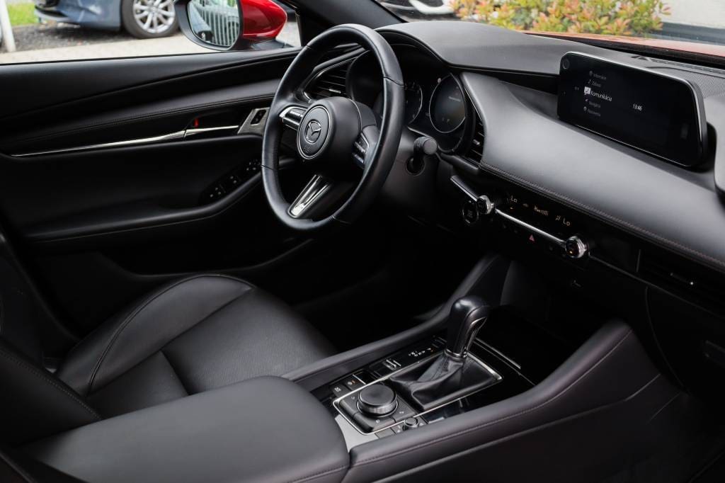 Mazda-3-20-Skyactiv-G122-PlusStyleSoundSafetyLuxury-AT-48