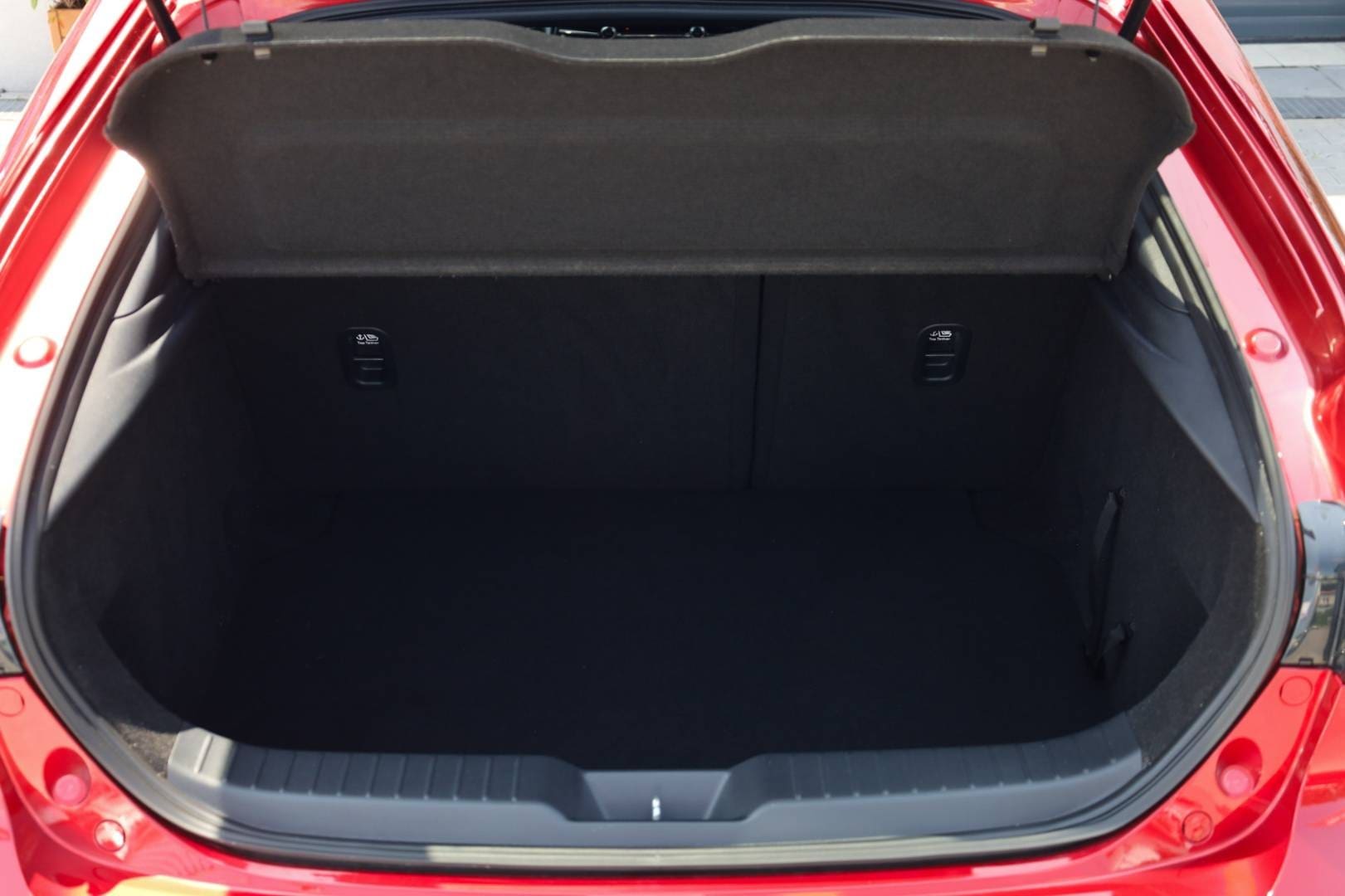 Mazda-3-20-Skyactiv-G150-PlusStyleSoundSafety-38