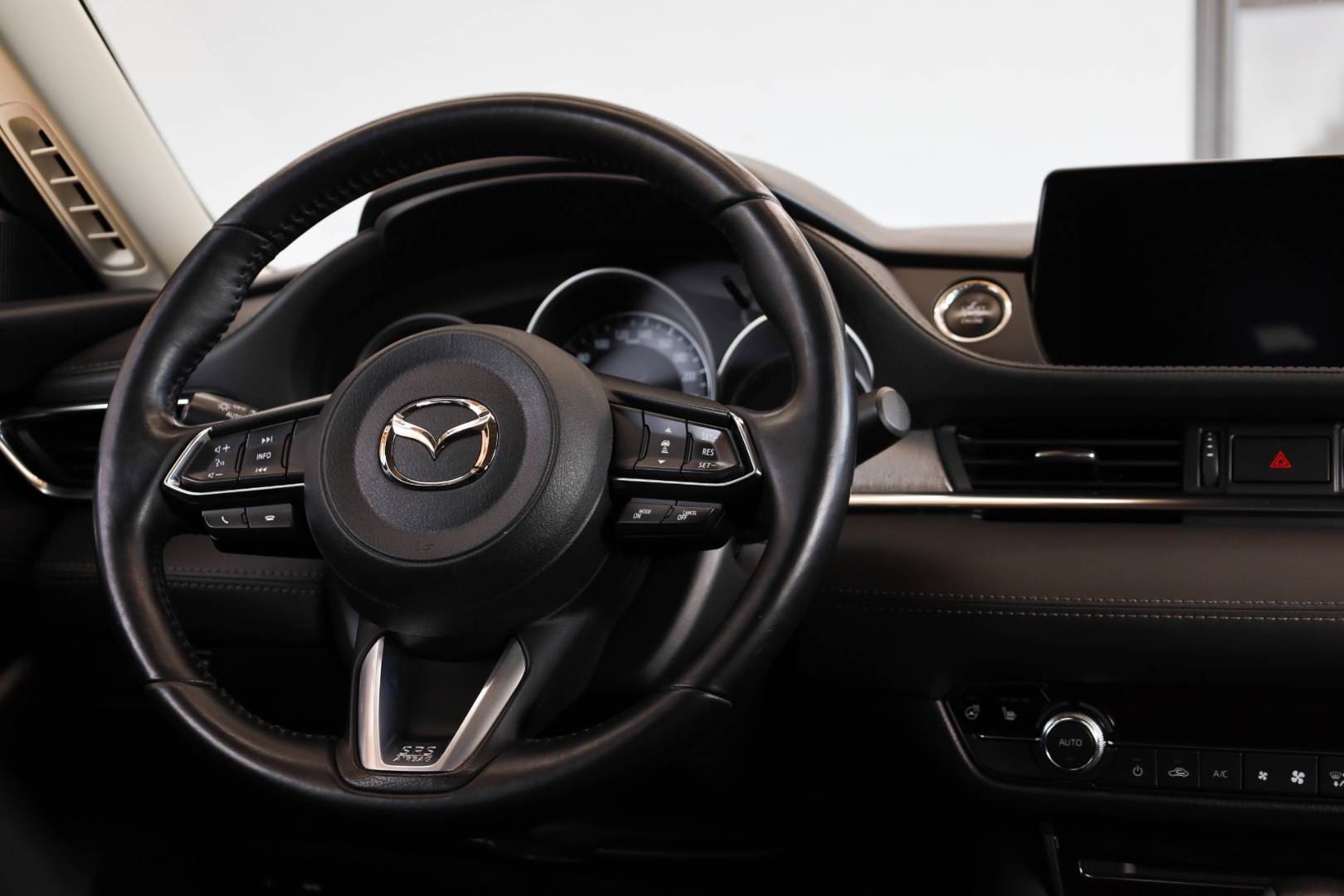 Mazda-6-Combi-Wagon-6-22-Skyactiv-D150-Attraction-AT-22